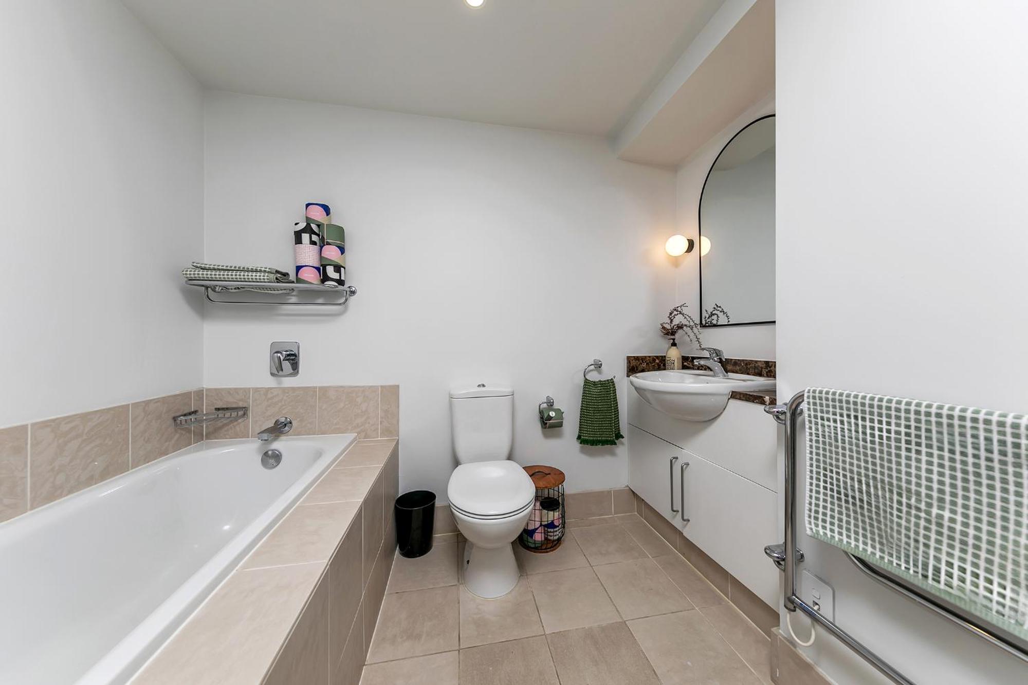 Fabulous With Stunning Ocean Views Apartment