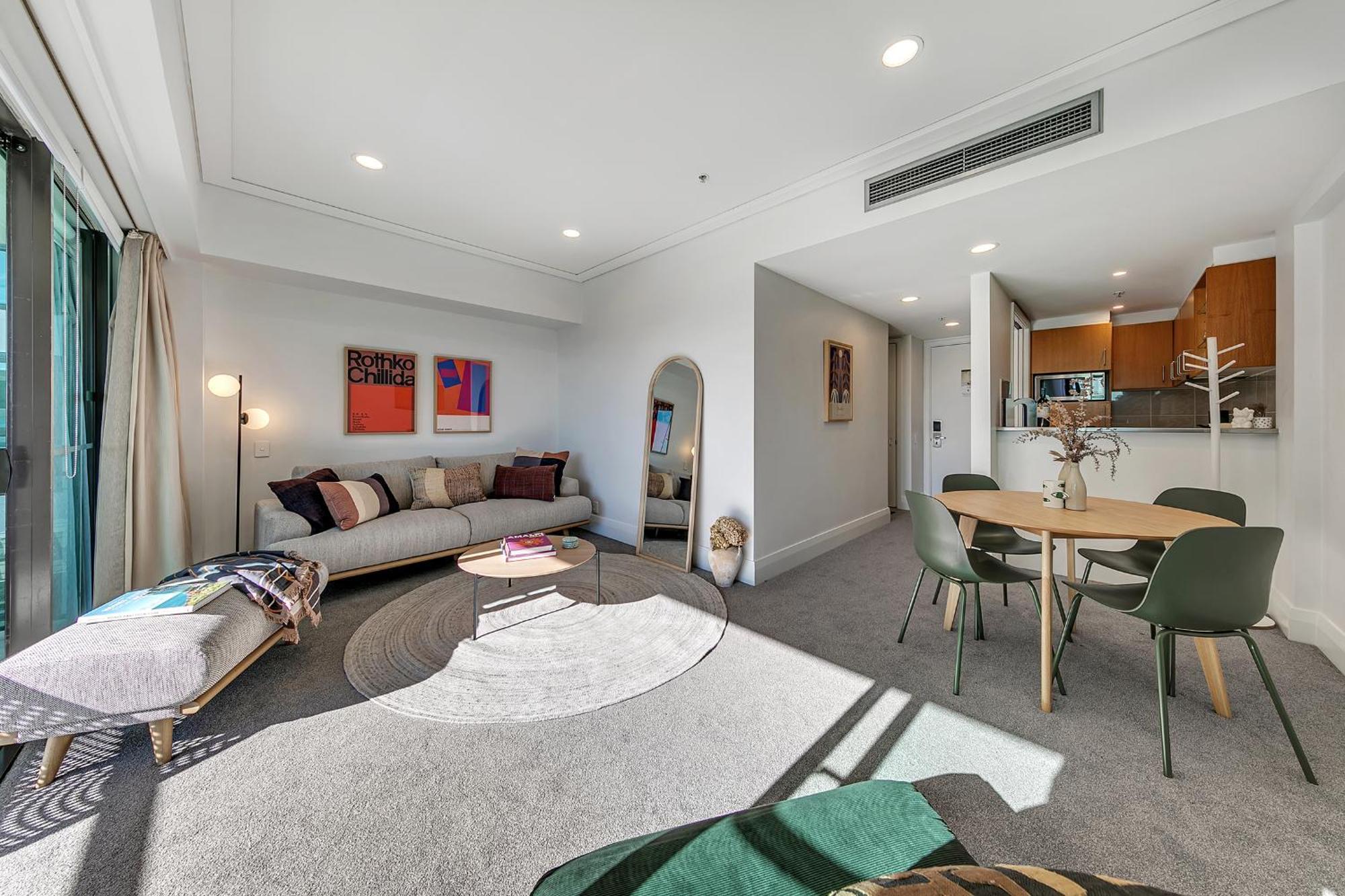 Fabulous With Stunning Ocean Views Auckland