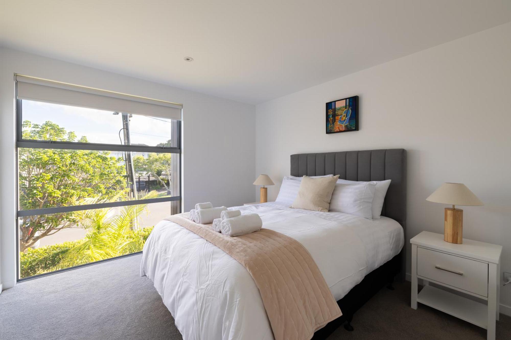 Bliss-modern Luxury At Kohimarama Villa Auckland