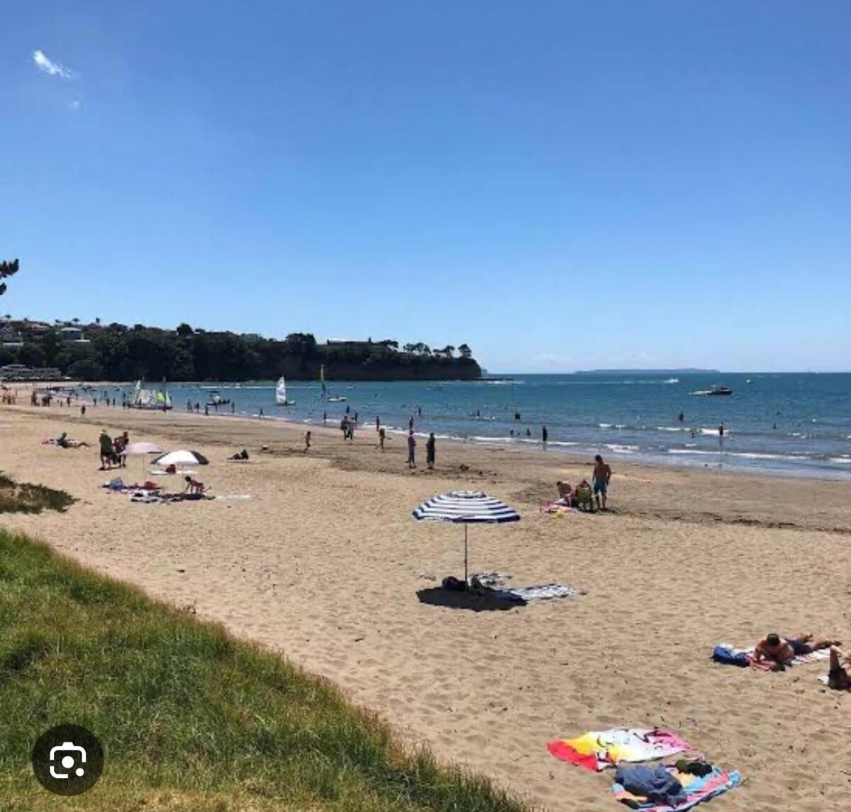 Apartment Coastal Comfort, Close To & Eateries