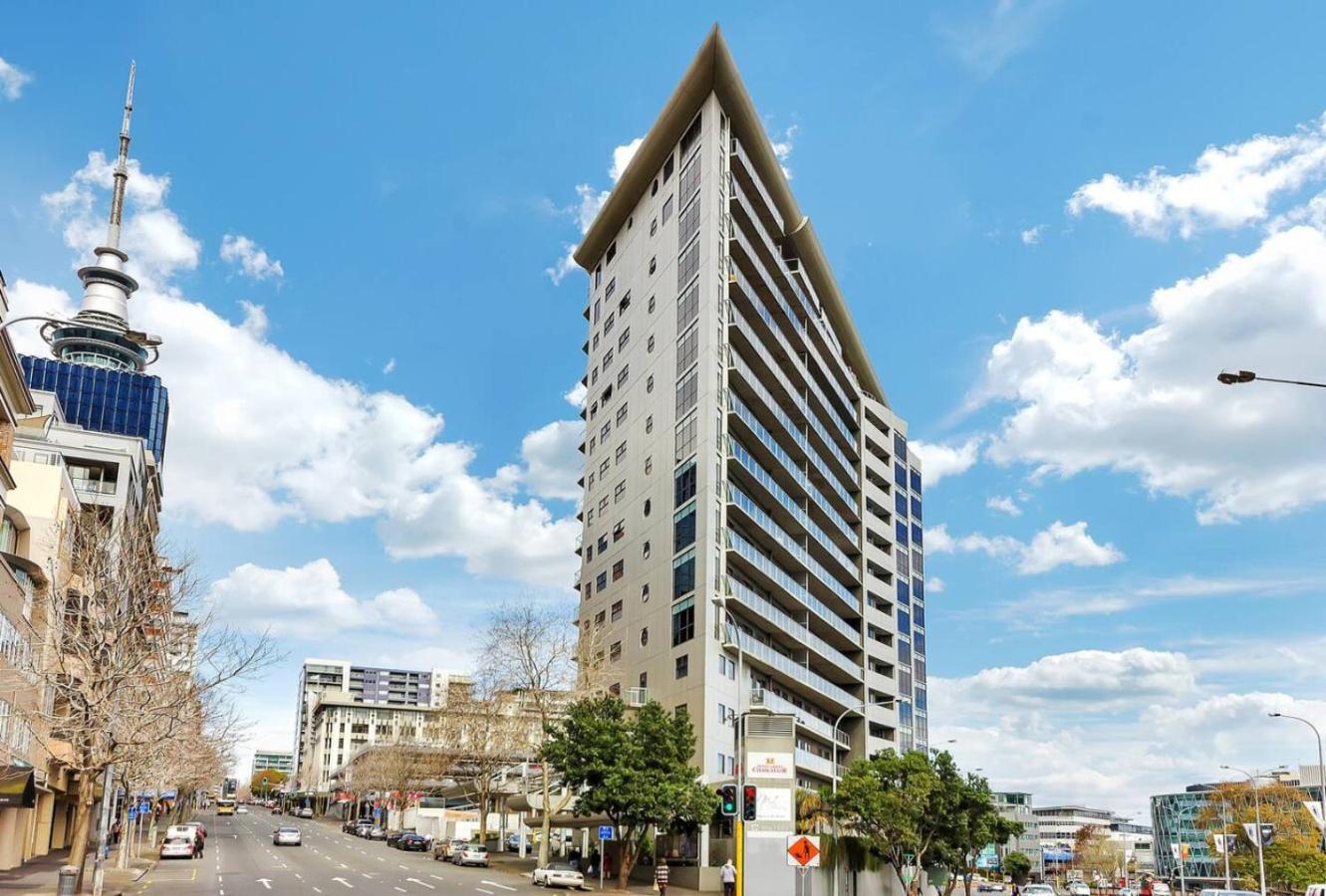Stunner Harbour Views And Carpark Apartment