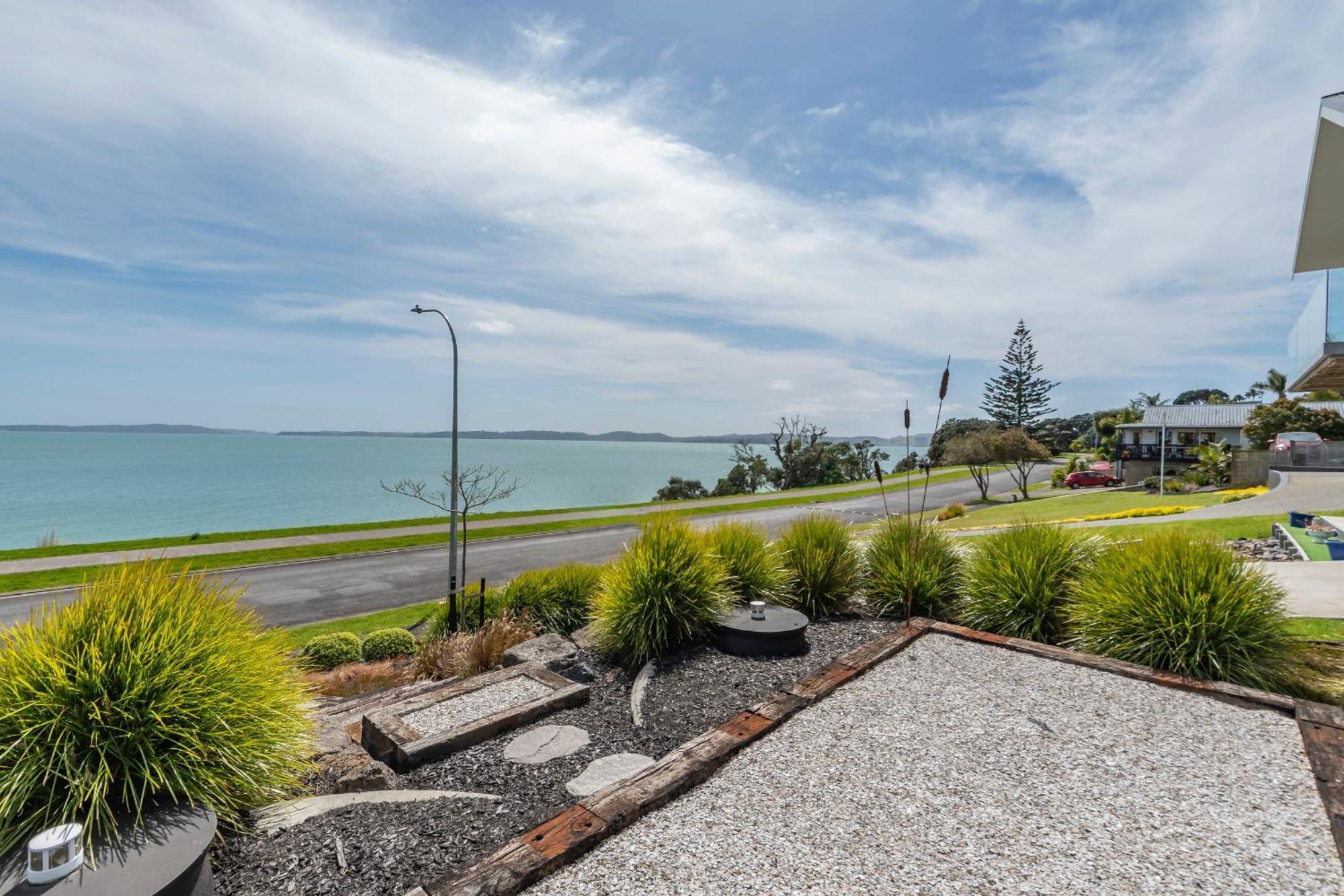 Maraetai Couples Retreat - Omana Apartment *