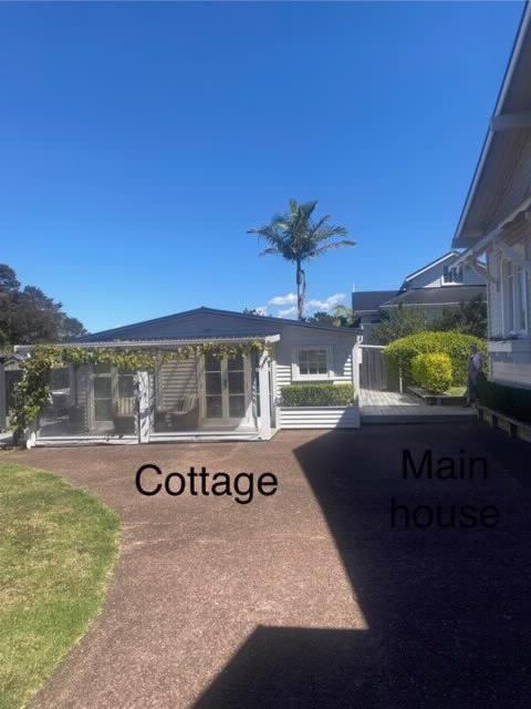 Newly Renovated 2 Bed * Auckland
