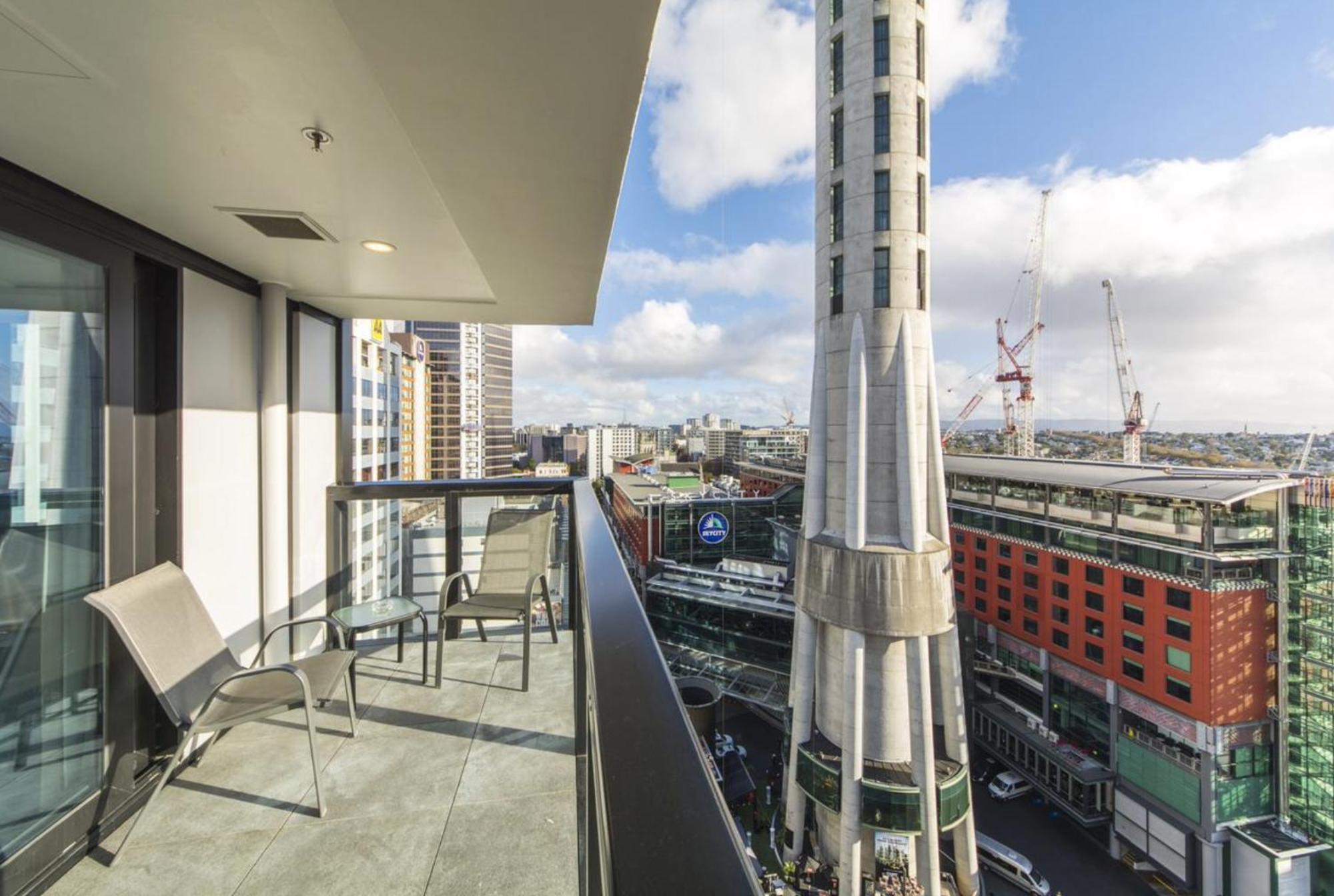 Fabulous Skytower View 2 Bedroom 2 Bathroom