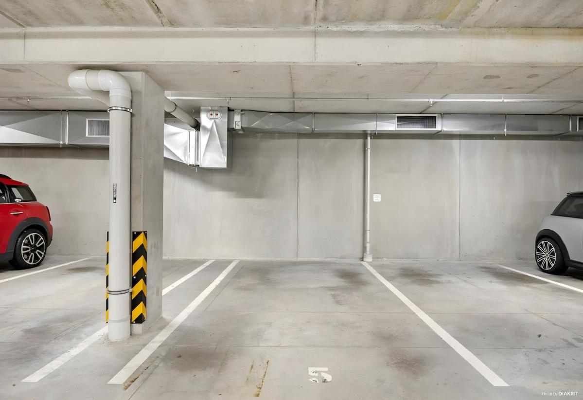 Upscale Abode In Prime Location - Free Parking Apartment Auckland