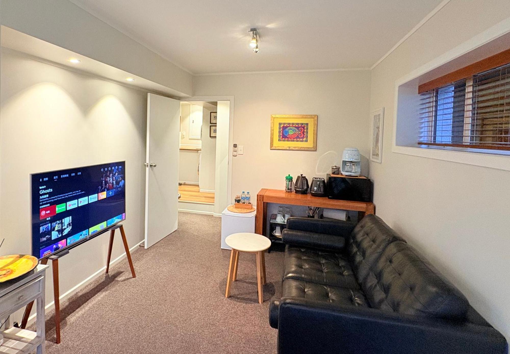 Spacious & Secluded Bush-view In Kohimarama Guest house Auckland
