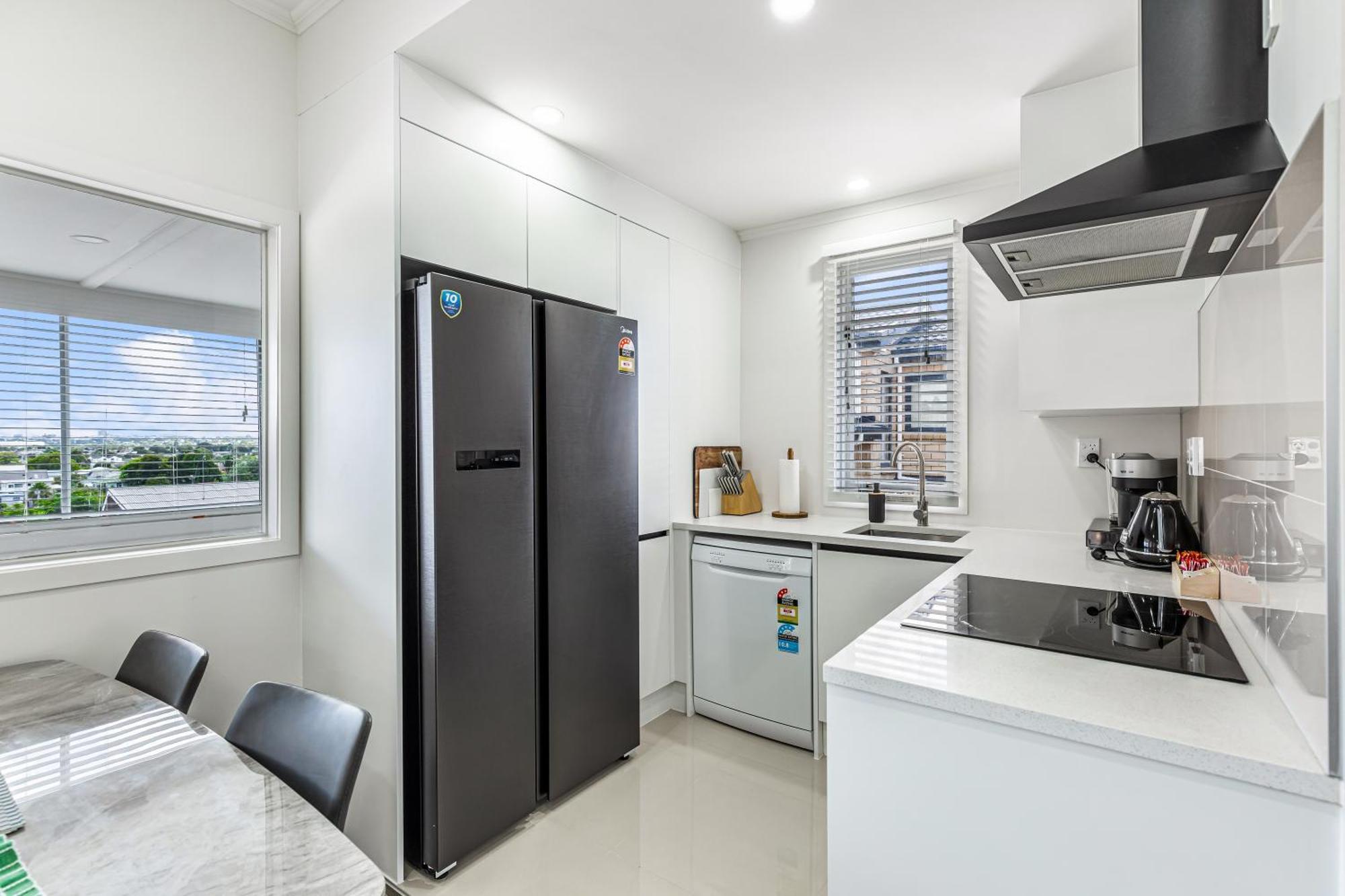 Holiday home 3br W Ample Parking 10 Min To Cbd *
