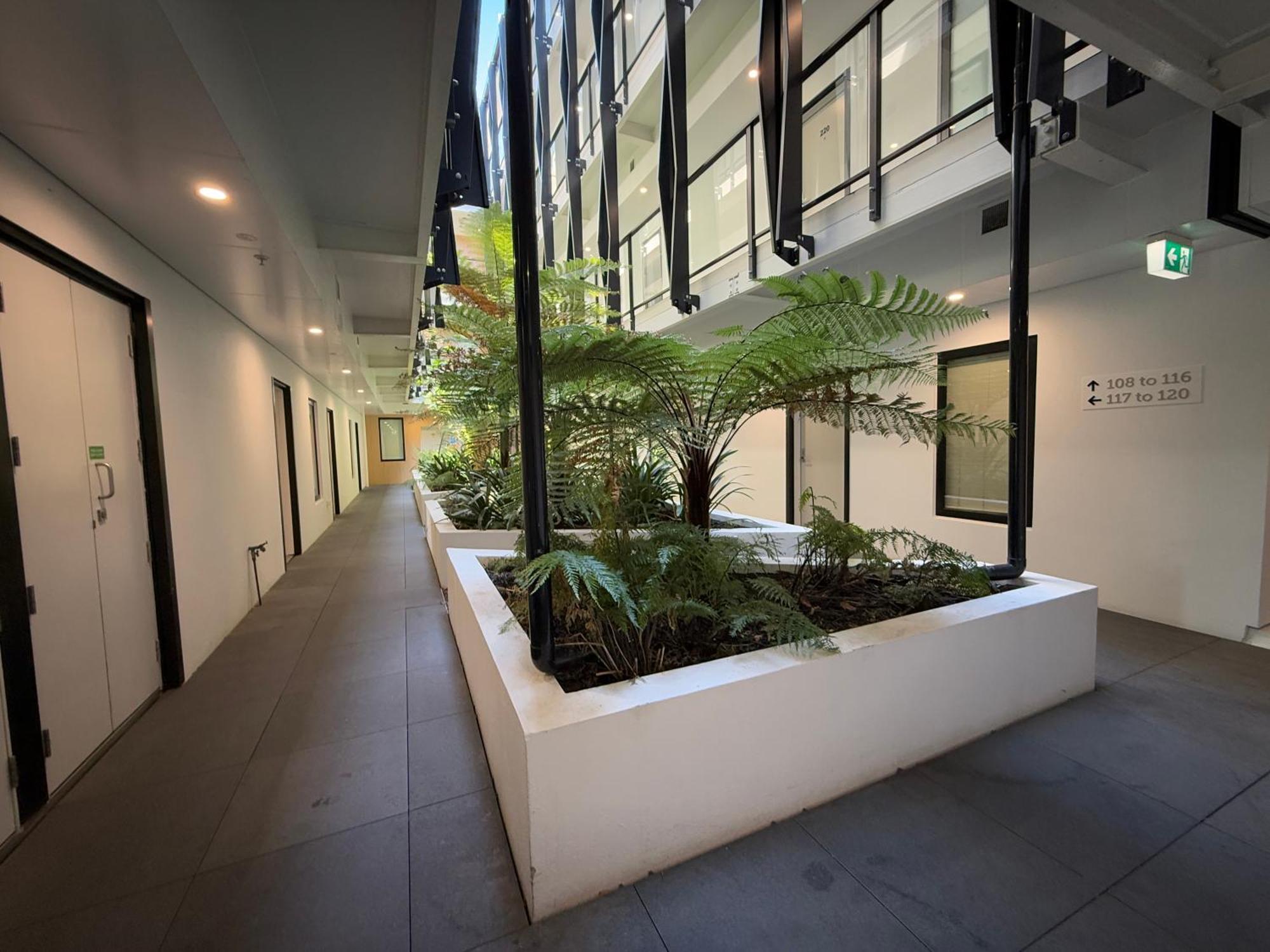 Epsom Retreat 2b With Balcony Free Parking Apartment