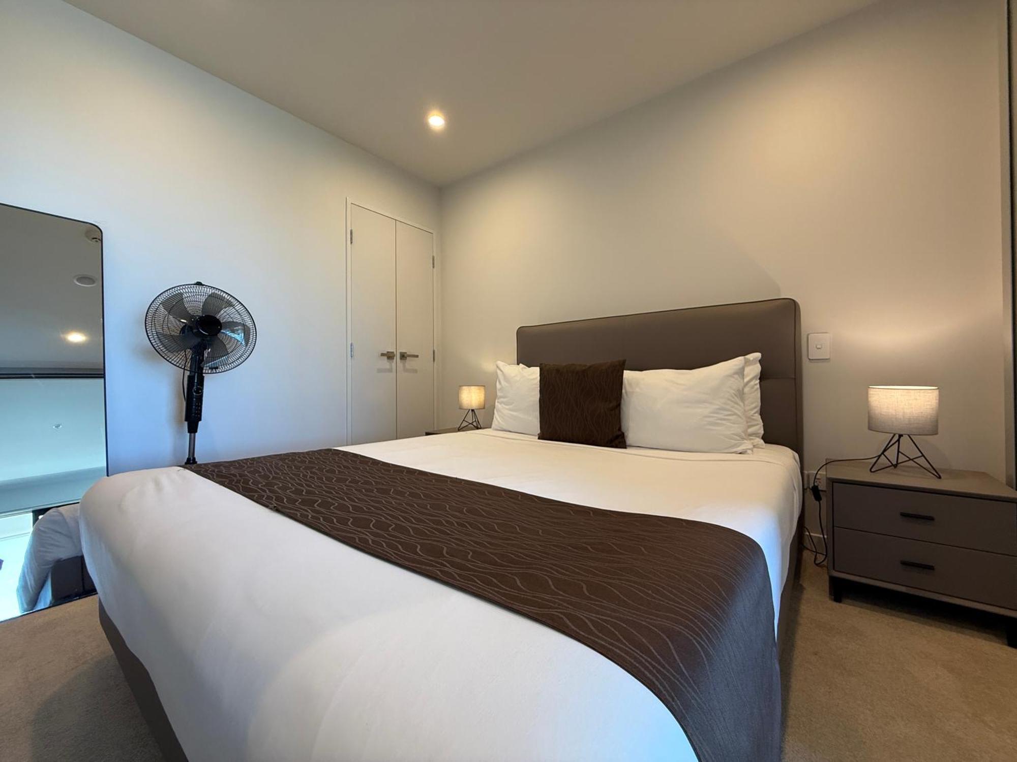 Apartment Epsom Retreat 2b With Balcony Free Parking