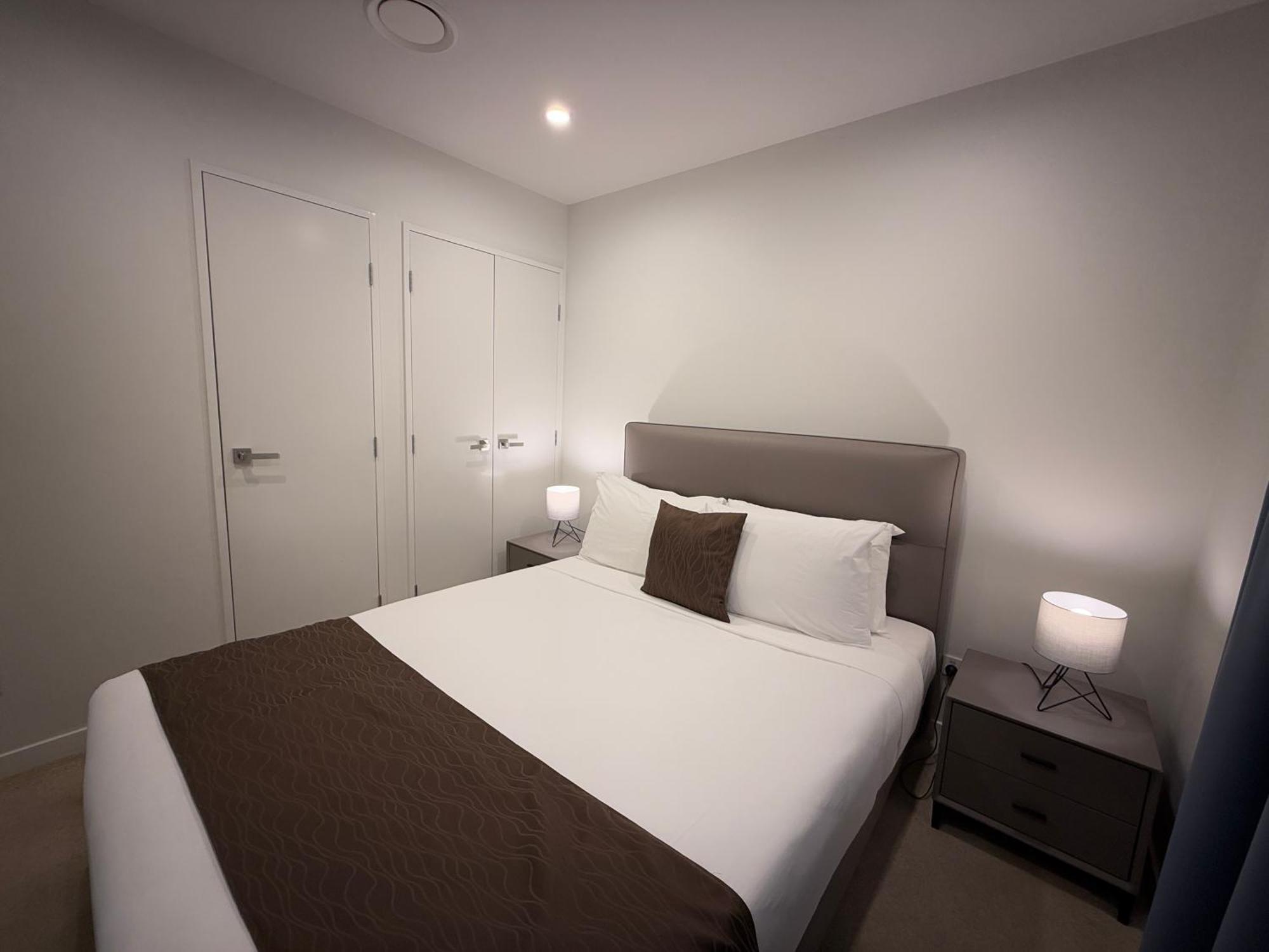 Epsom Retreat 2b With Balcony Free Parking *