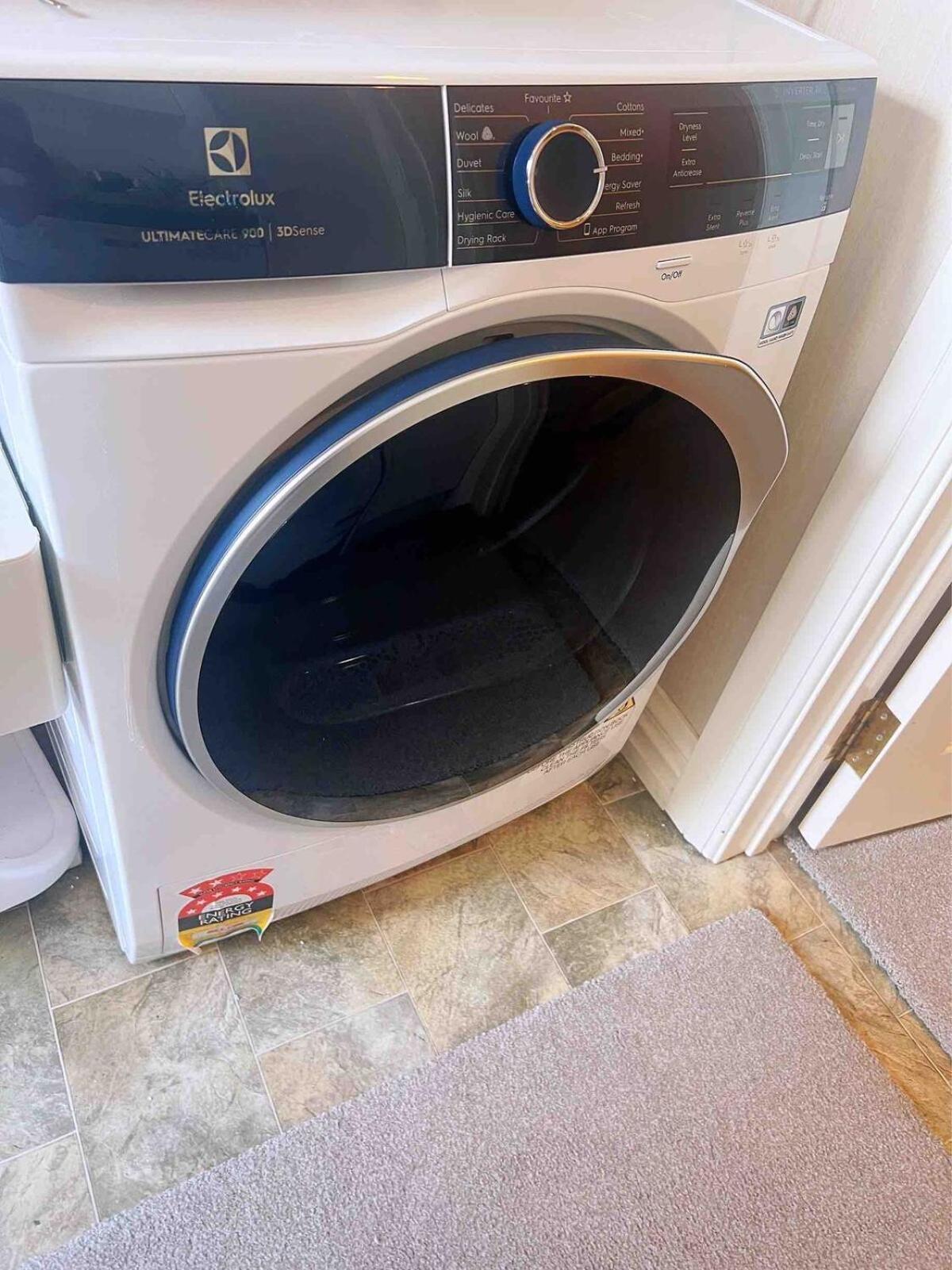 Cosy En-suite With Private Restroom- Ac & Free Parking *