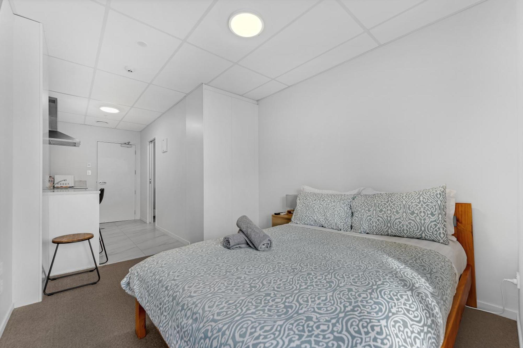 Capsule hotel Onehunga