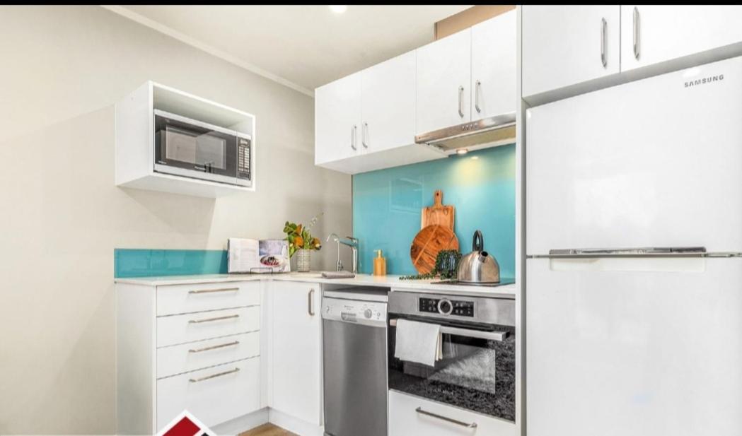 Super Place In Superb Location! Free Parking! Apartment *