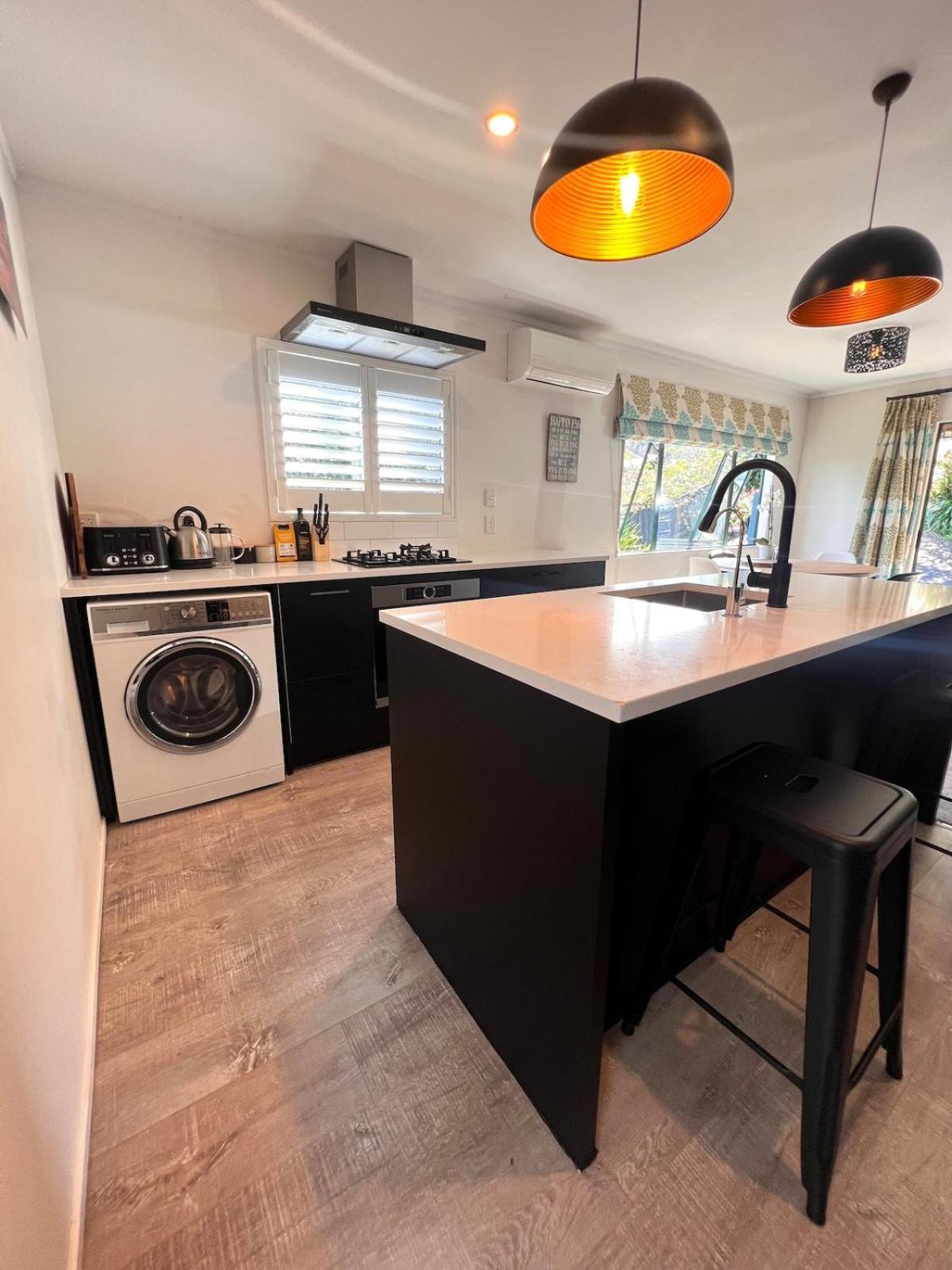 Holiday home Hidden Gem In The Heart Of Bustling Kingsland!