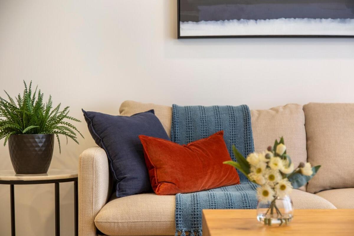 Modern 1br W Pool & Gym Apartment