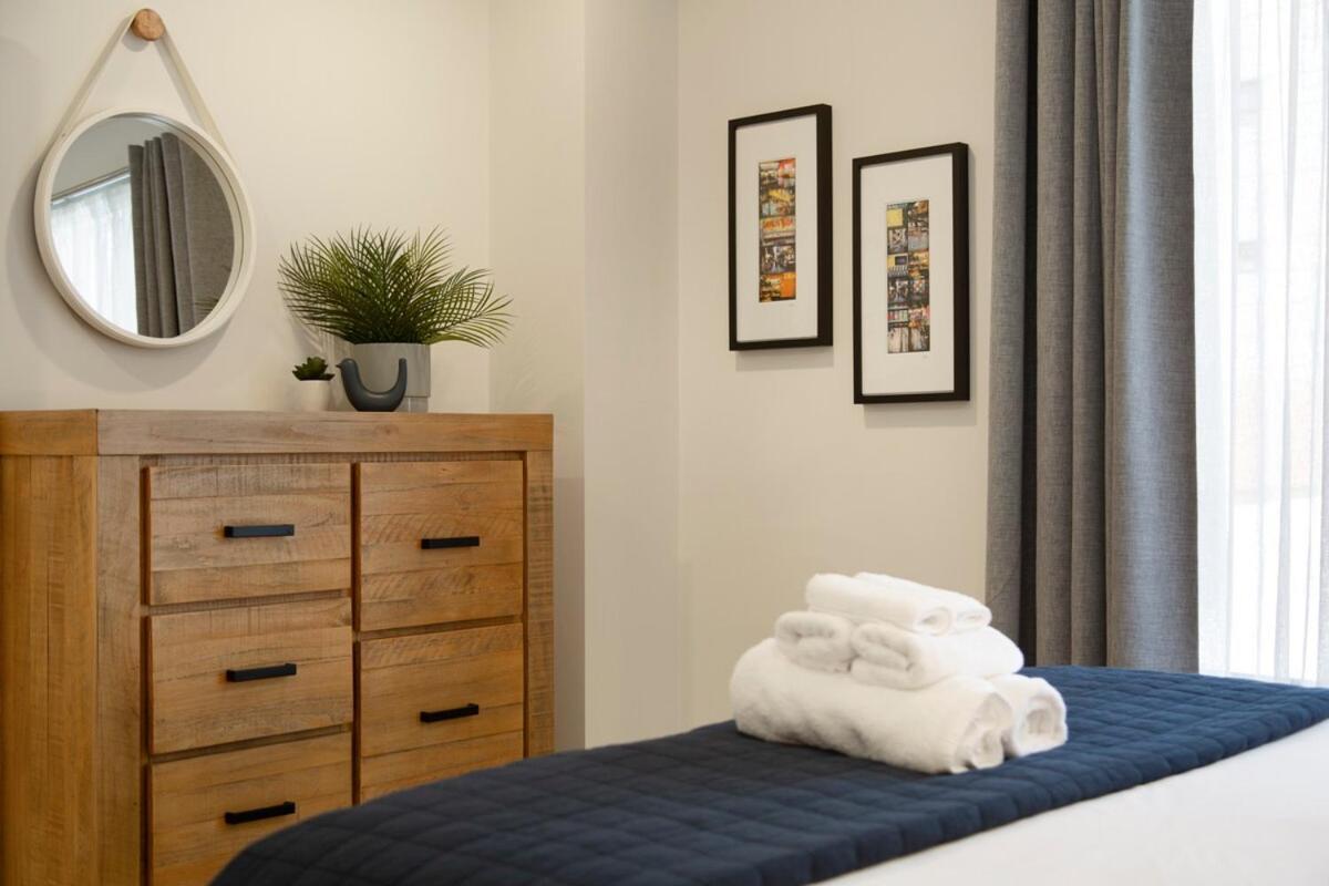 Modern 1br W Pool & Gym Apartment *