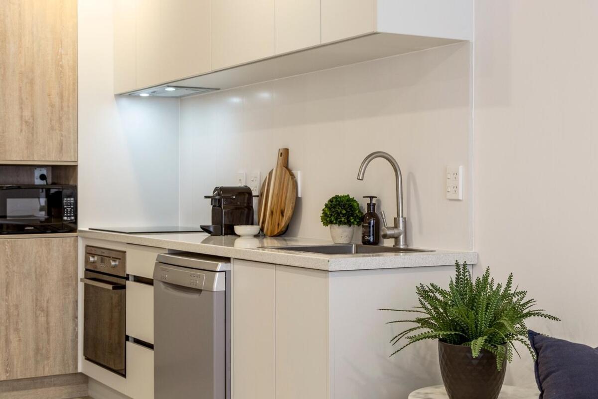 Modern 1br W Pool & Gym *