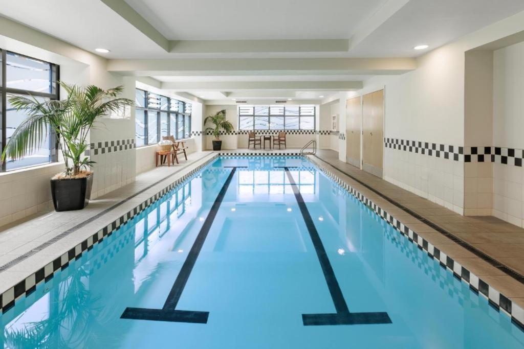 Apartment Modern 1br W Pool & Gym *