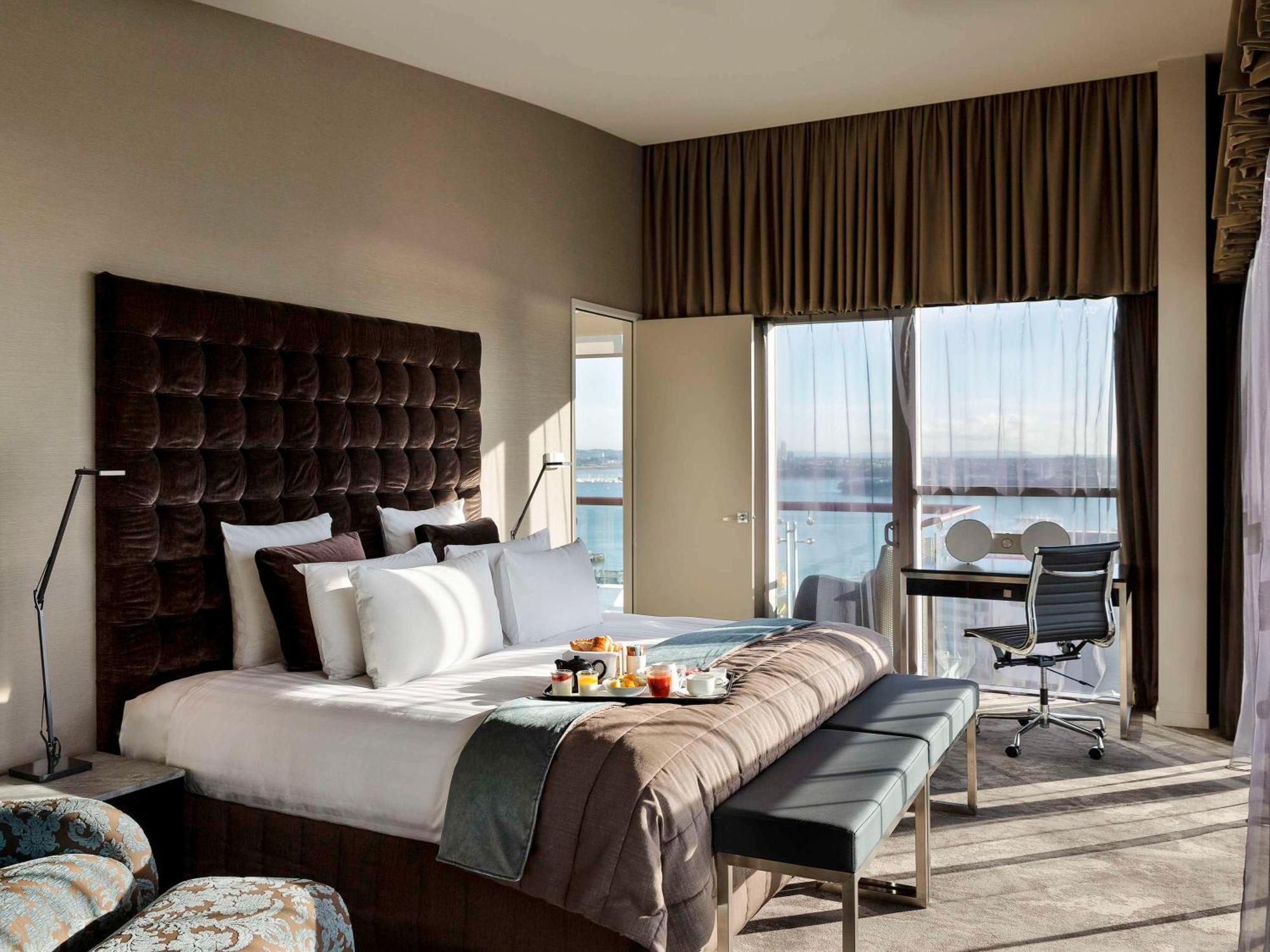 Pullman & 5*