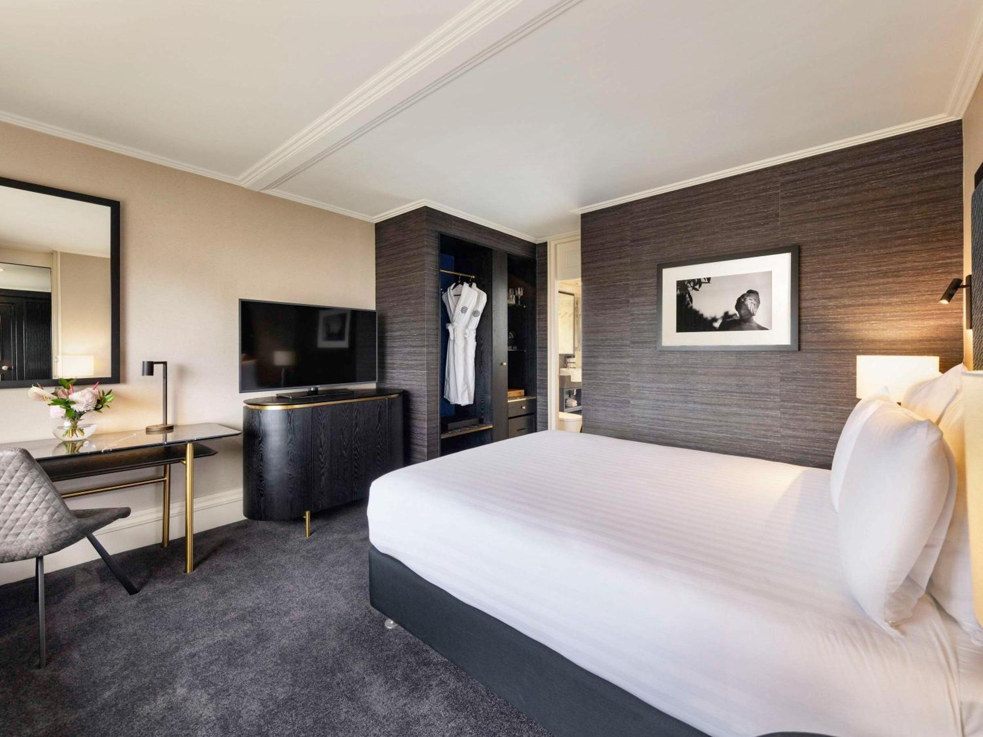 Pullman & 5*
