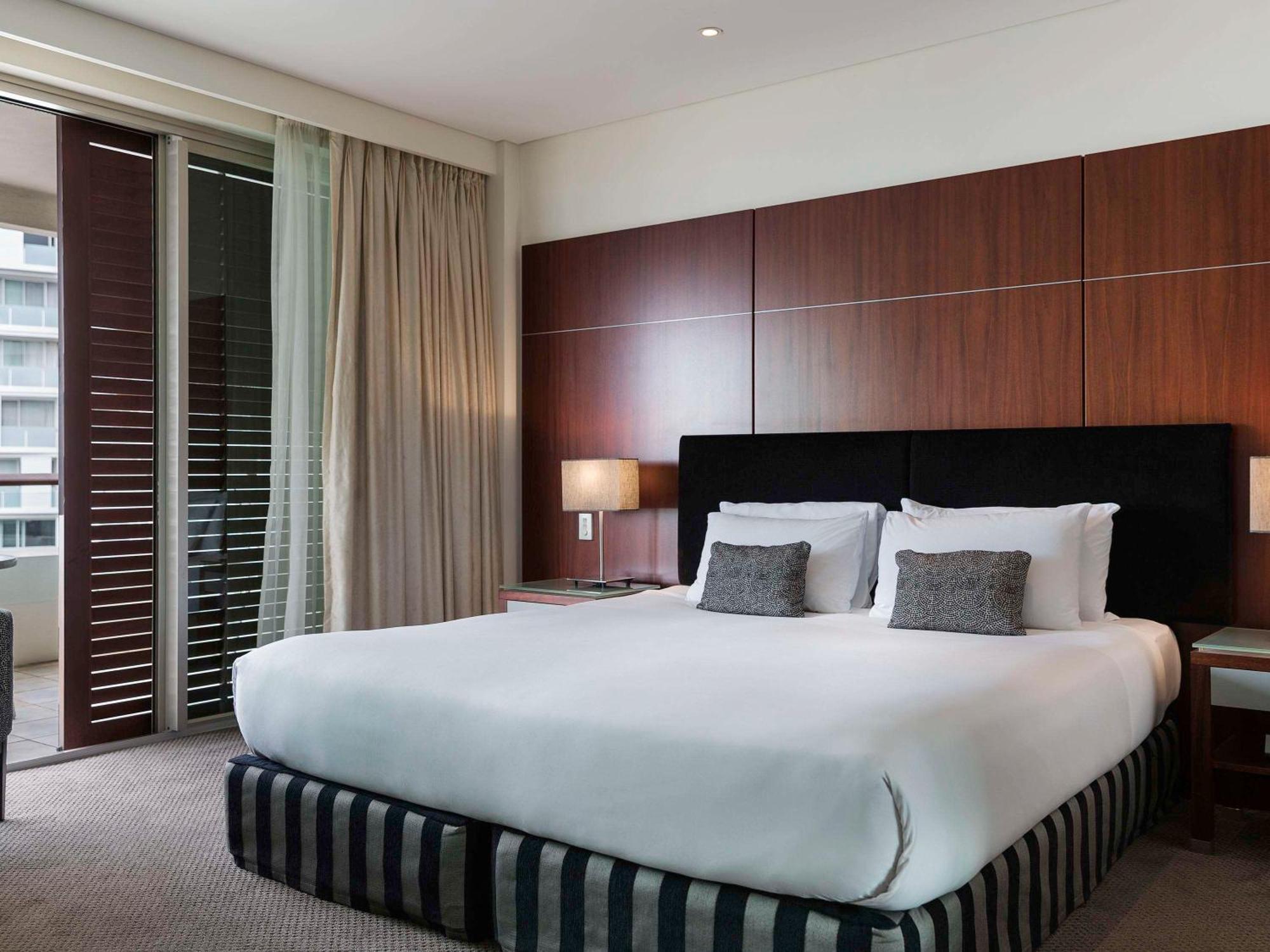 Pullman & Hotel 5*