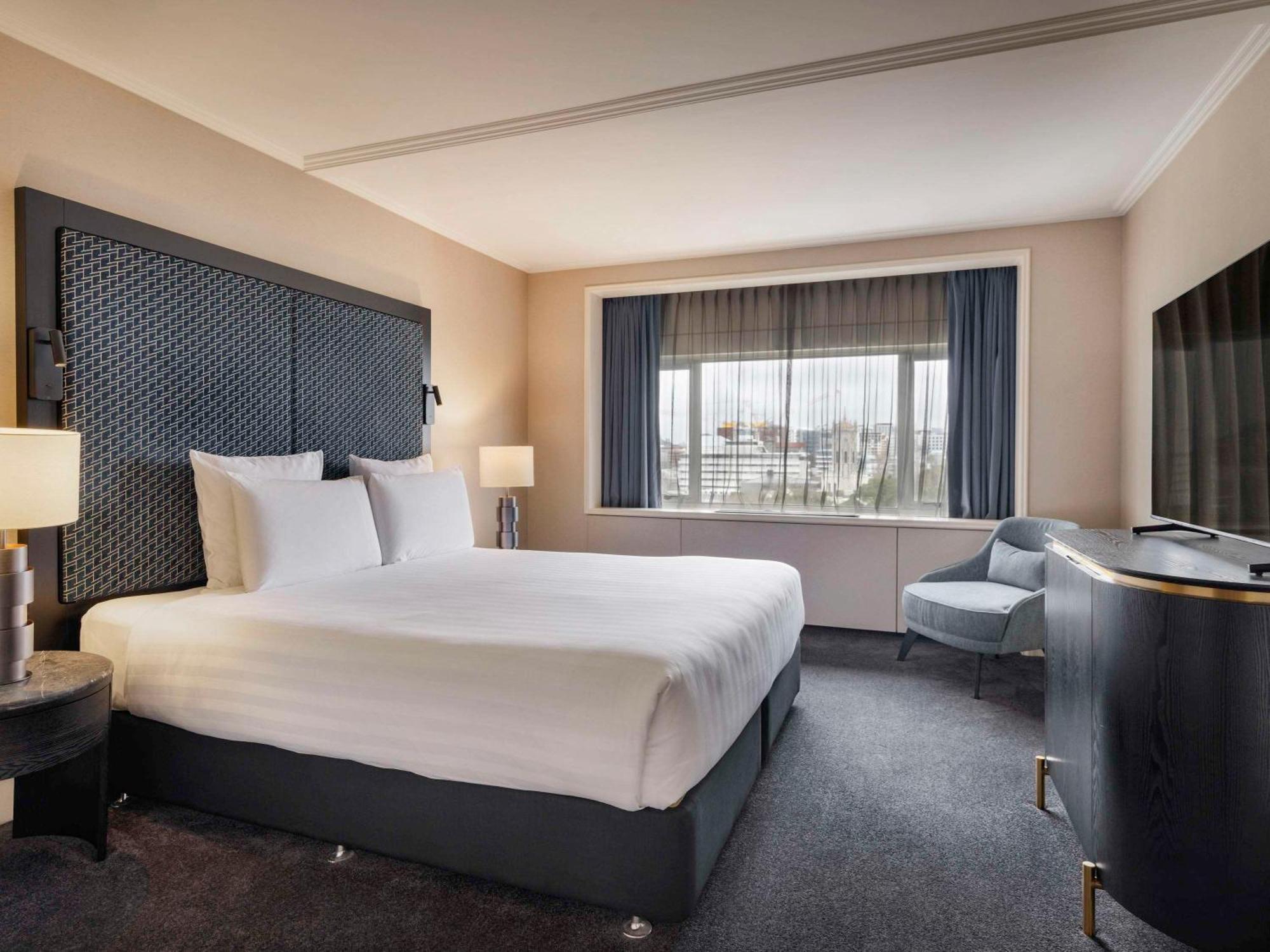 Pullman & Hotel 5*