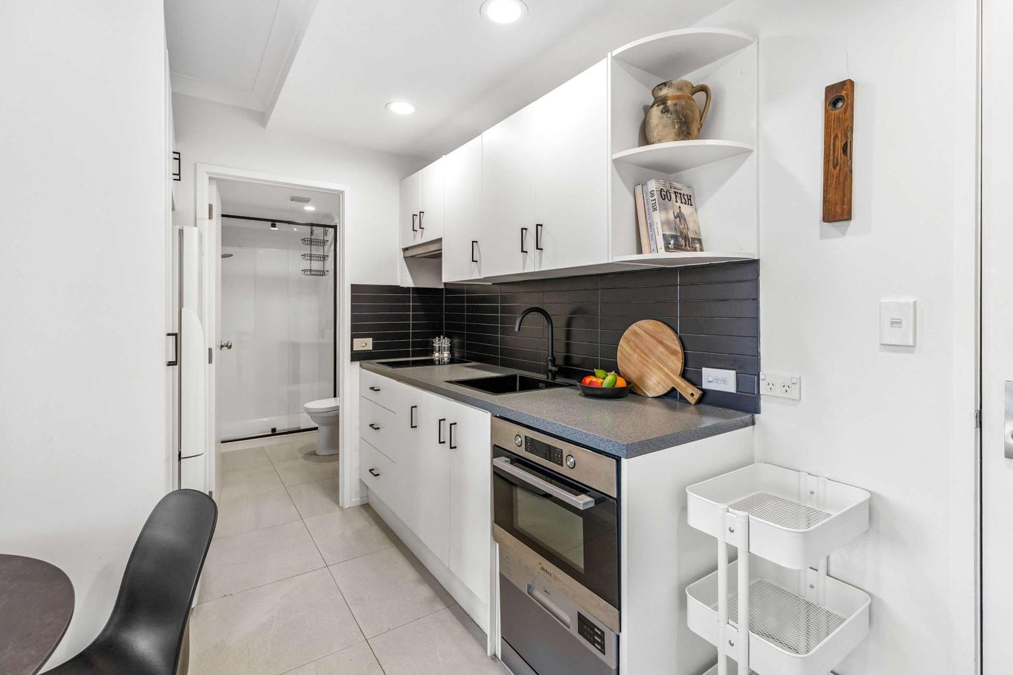 Immaculate City-fringe Apartment