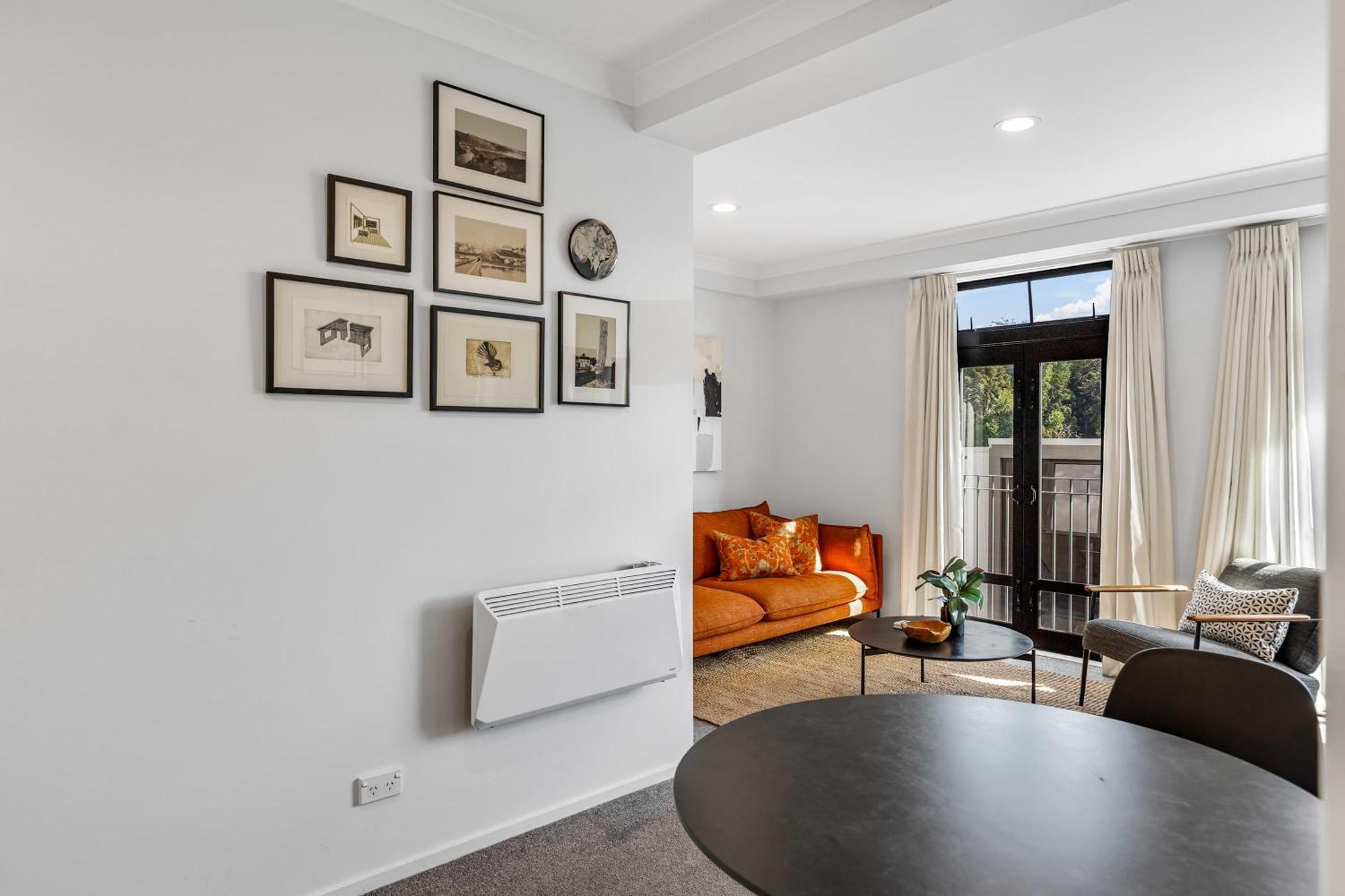 Apartment Immaculate City-fringe