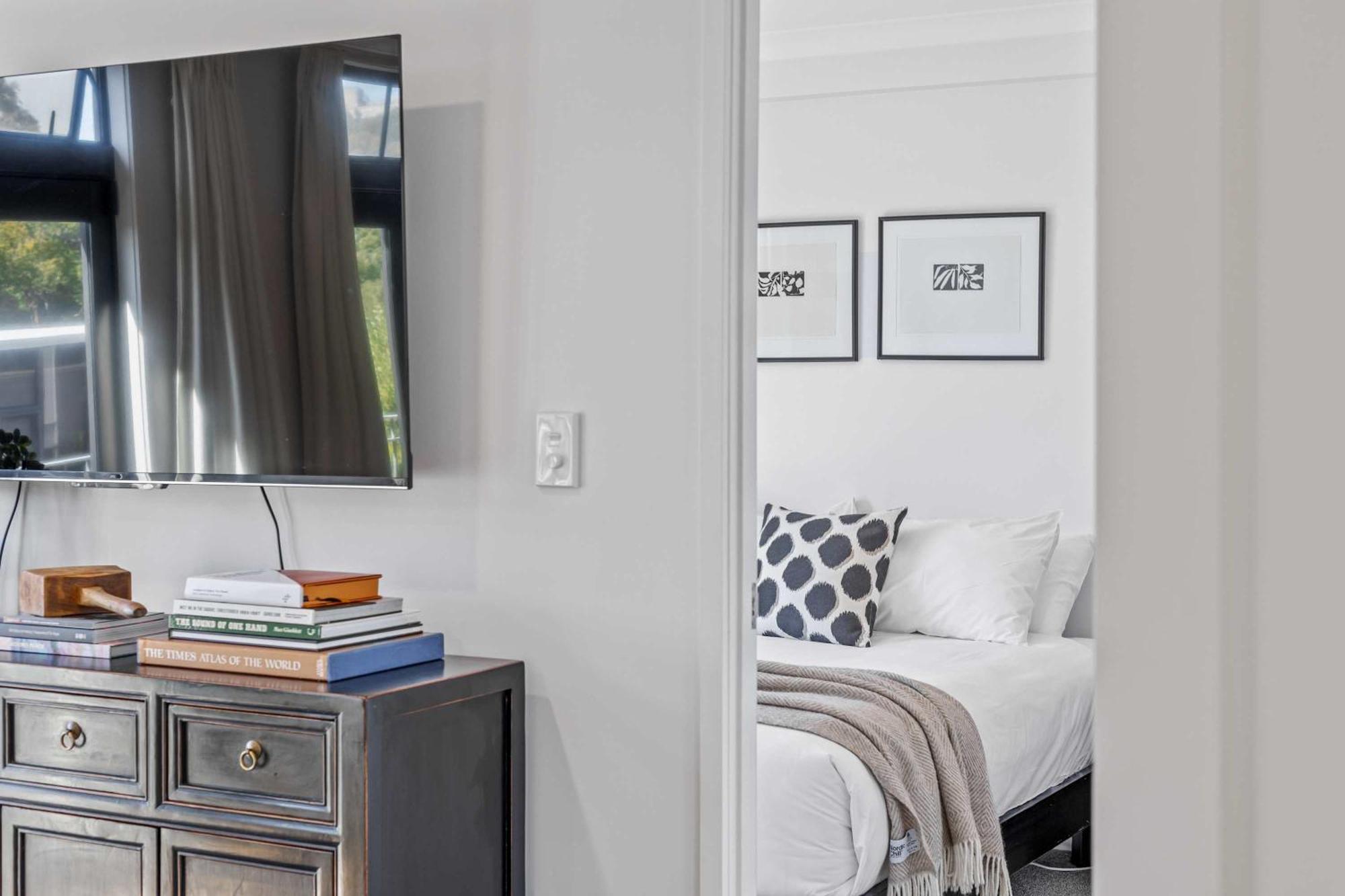 Apartment Immaculate City-fringe *