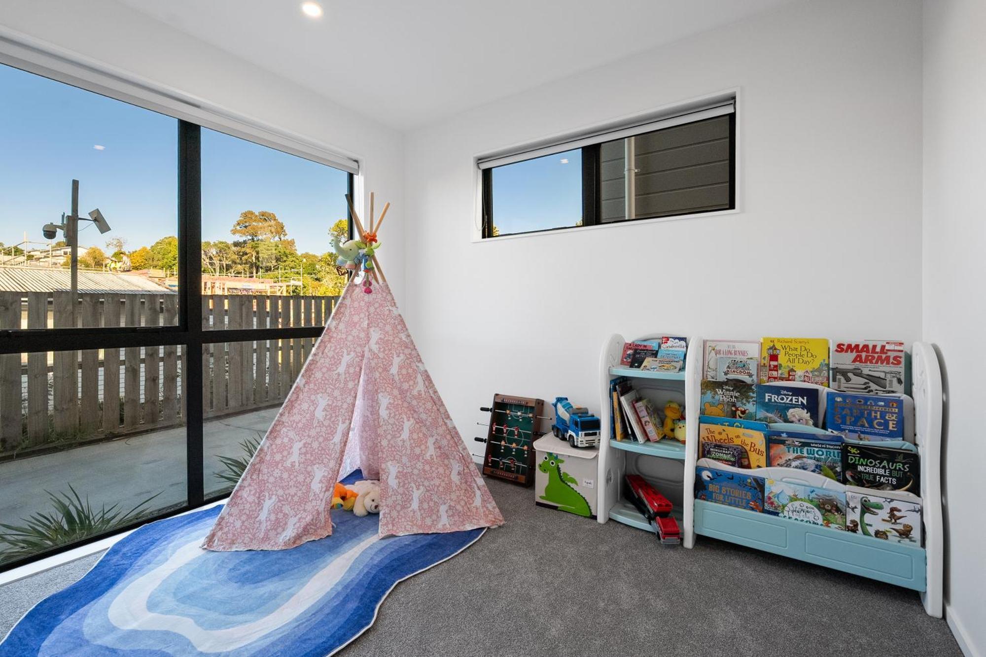 Luxury 4 Bedroom Retreat 4 Bath With 3 Master And Kids' Playroom *