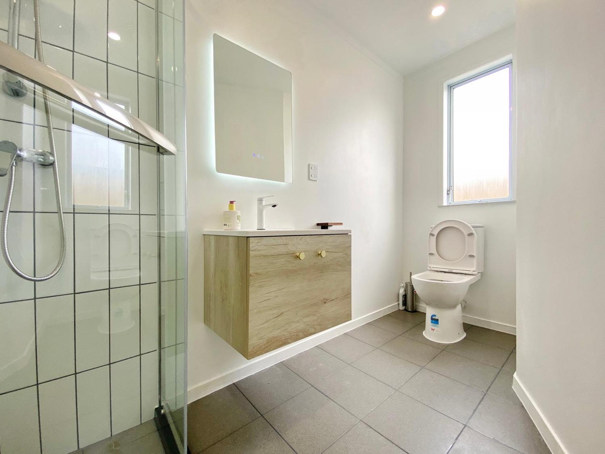 6mins To Airport Large Family House Holiday home Auckland