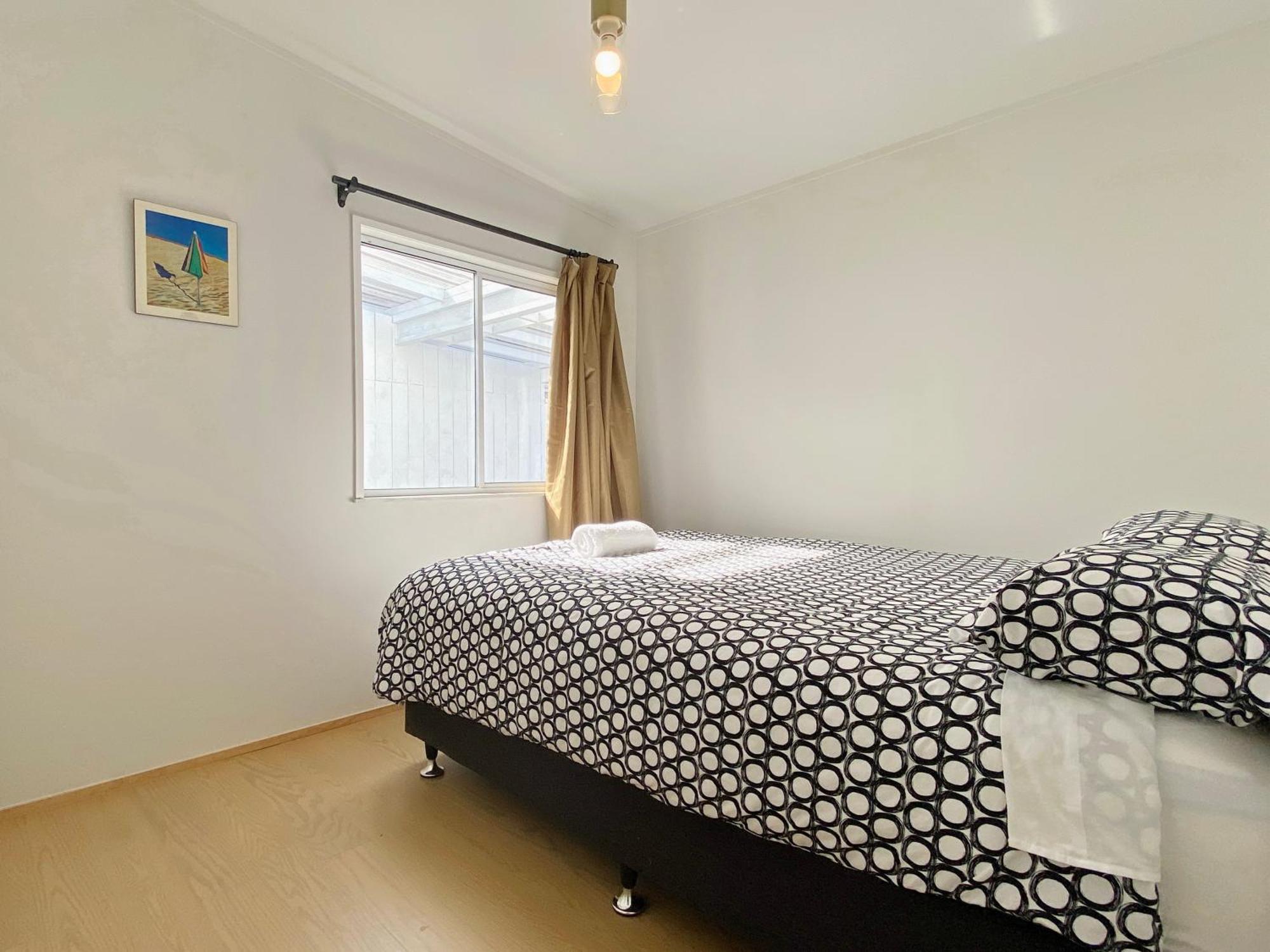 Holiday home 6mins To Airport Large Family House *