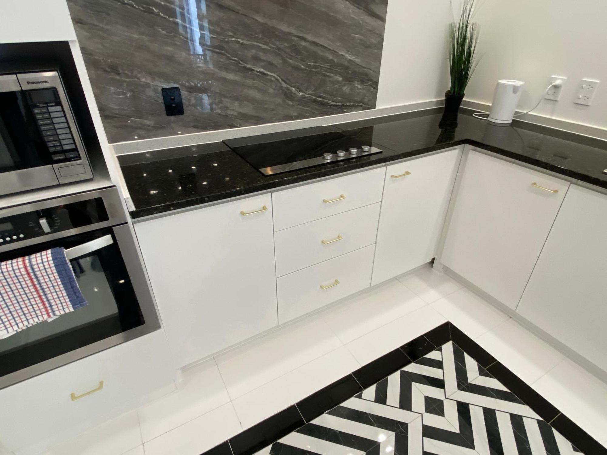 6mins To Airport Large Family House Holiday home Auckland