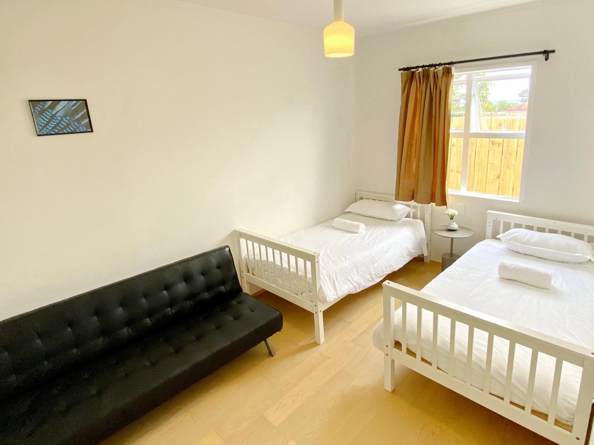 6mins To Airport Large Family House Holiday home