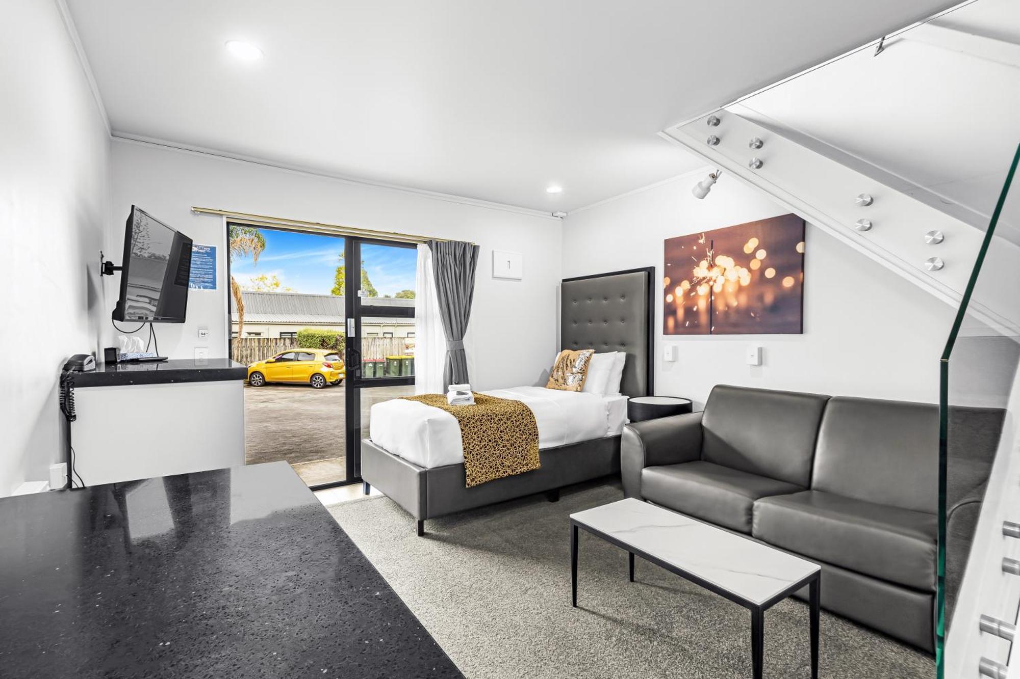 Motel Airport 3*