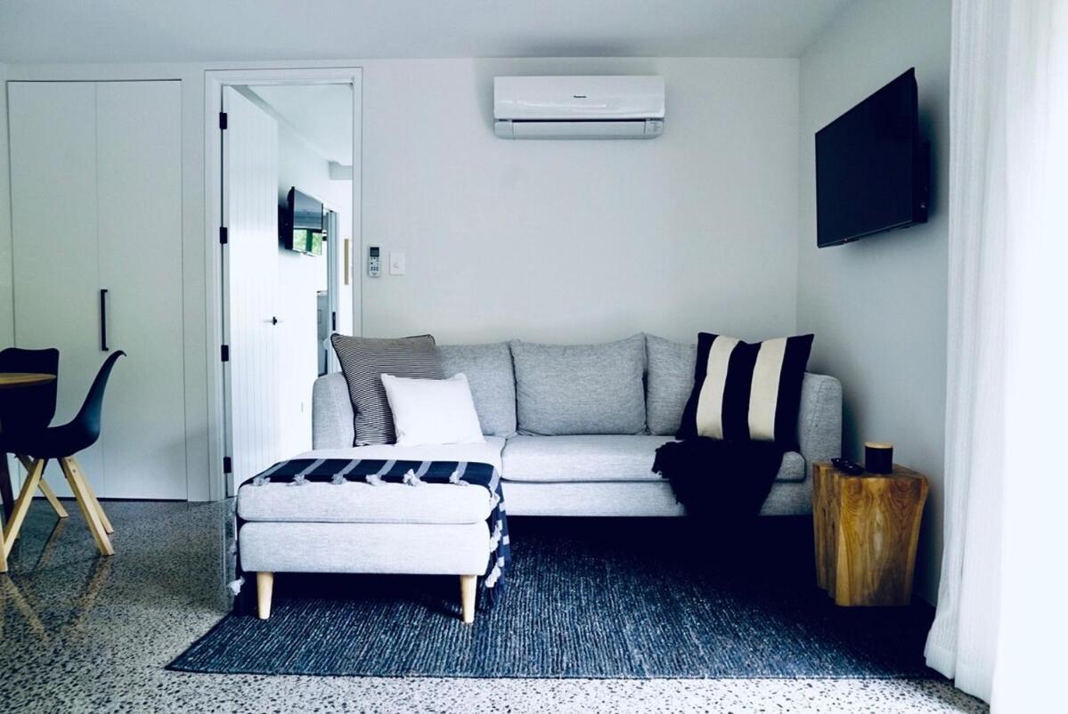 Mahoe Gardens - Self Contained Apartment