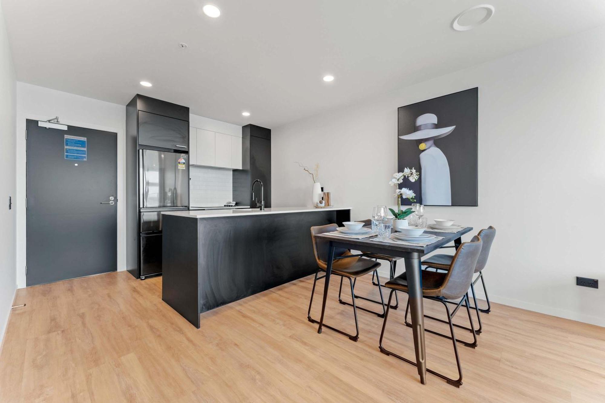 Apartment Modern Penthouse 3 Bed & 2 Bath-skytower View-pool *