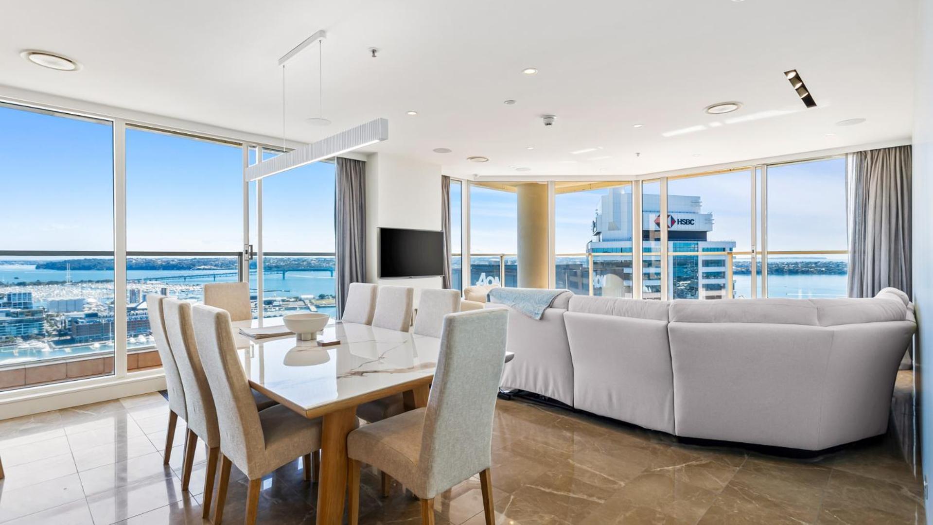 Luxury 3br Quay West With Views Pool And Parking *