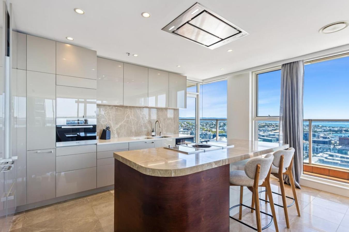 Apartment Luxury 3br Quay West With Views Pool And Parking Auckland