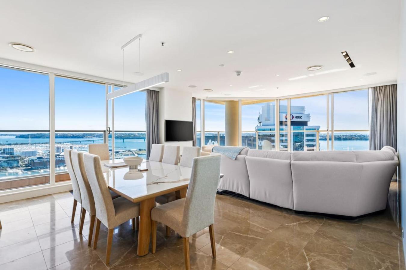 Apartment Luxury 3br Quay West With Views Pool And Parking