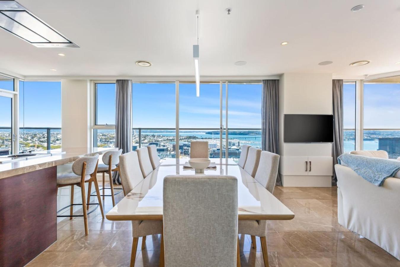 Apartment Luxury 3br Quay West With Views Pool And Parking *