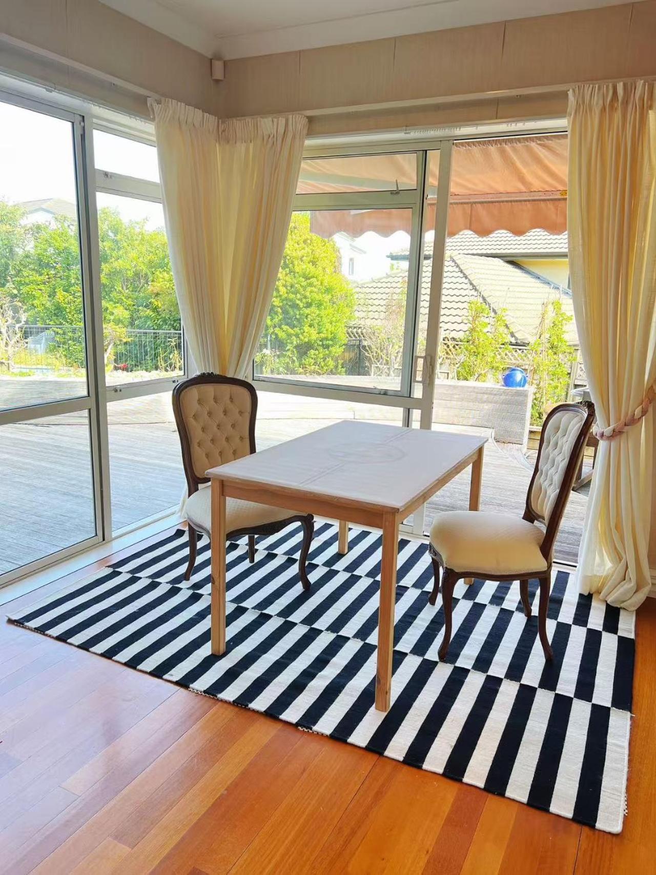 Cosy En-suite With Private Restroom- Ac & Free Parking Homestay *