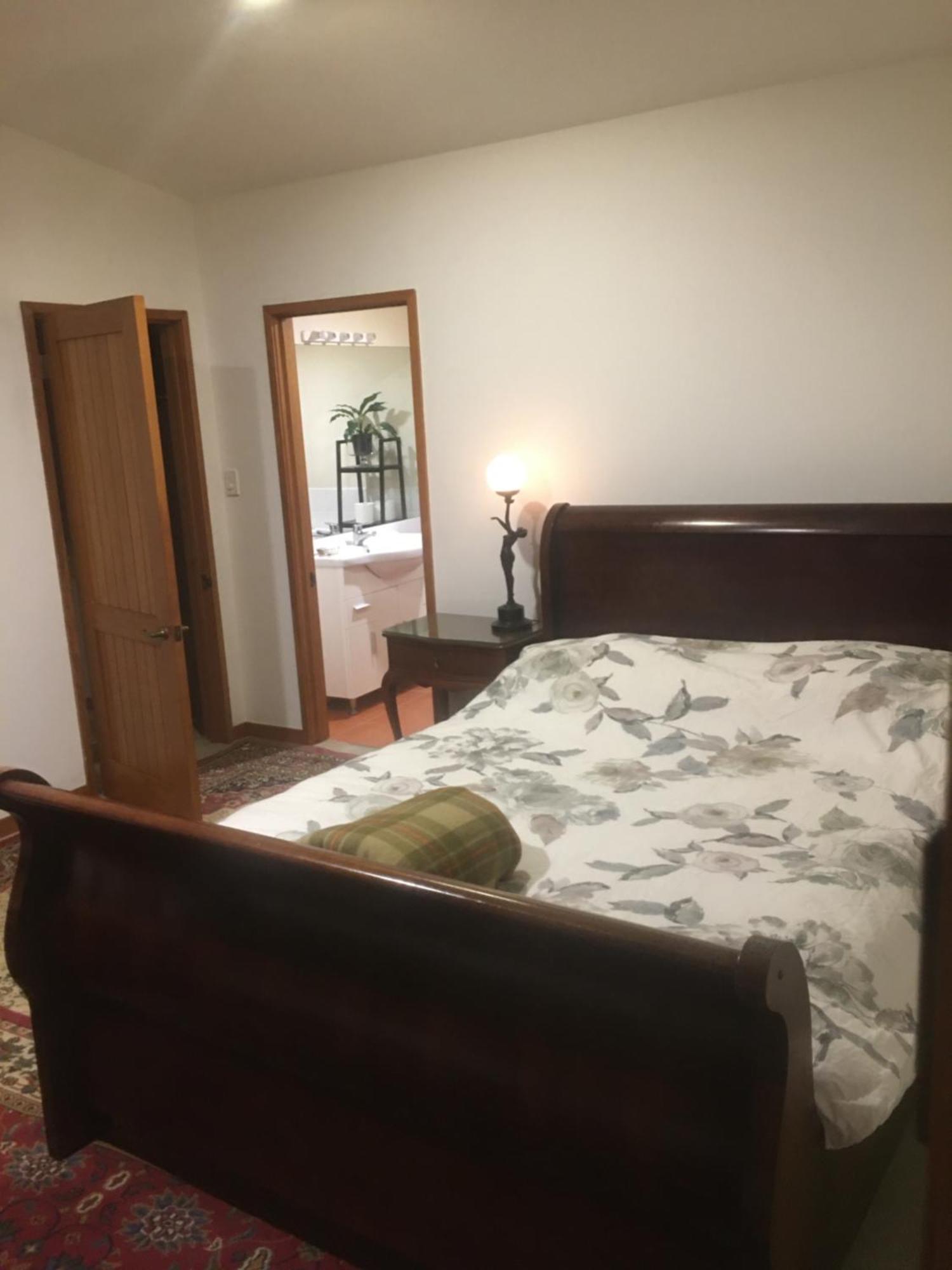 Bedroom With Ensuite Homestay Auckland