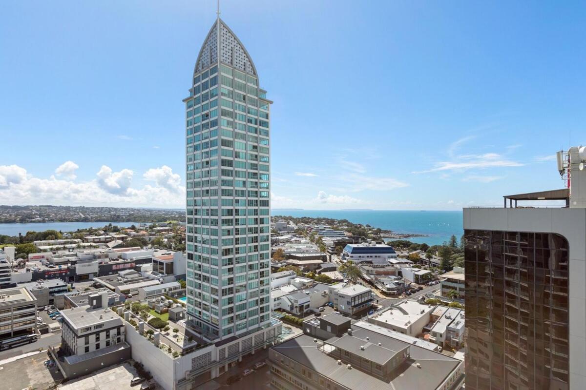 Super Plush Takapuna 1br Free Carpark Apartment