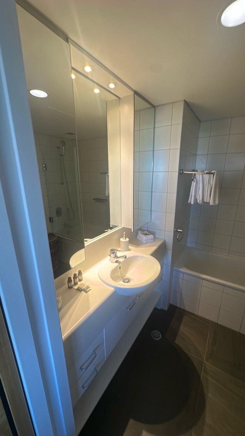 Super Plush Takapuna 1br Free Carpark Apartment