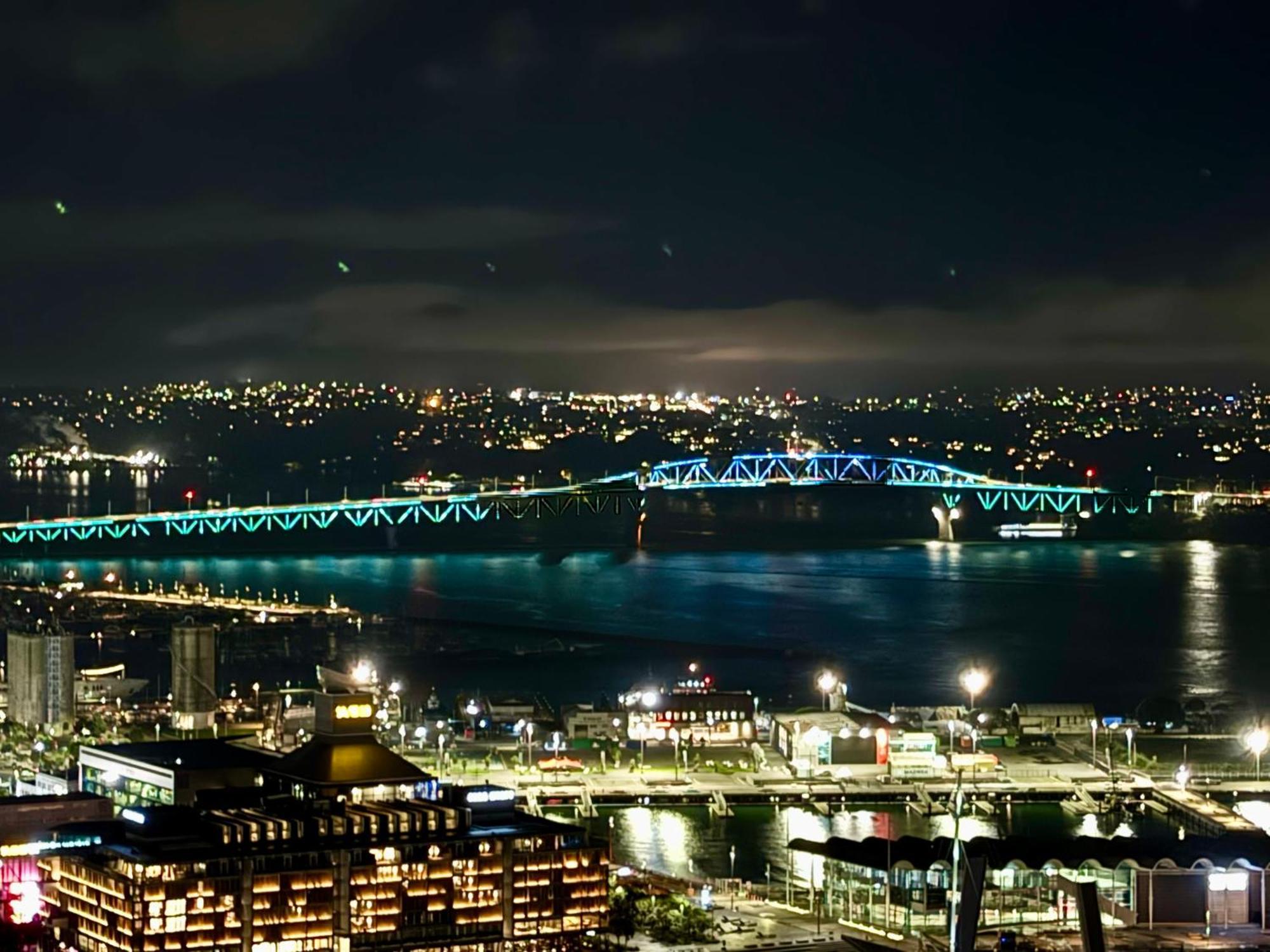 Fabulous Skytower View 2 Bedroom 2 Bathroom Apartment