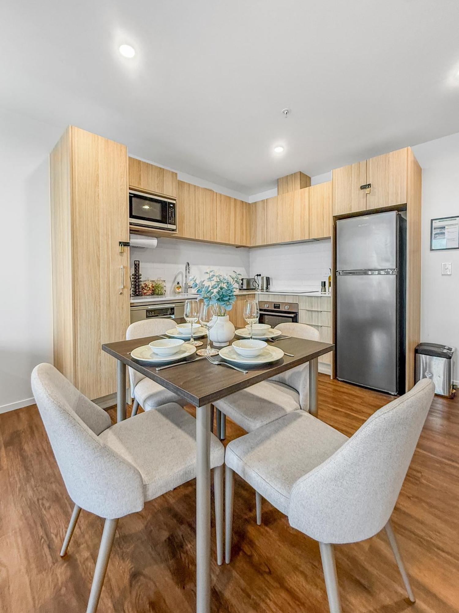 Ellerslie Sanctuary- Modern, Quality *