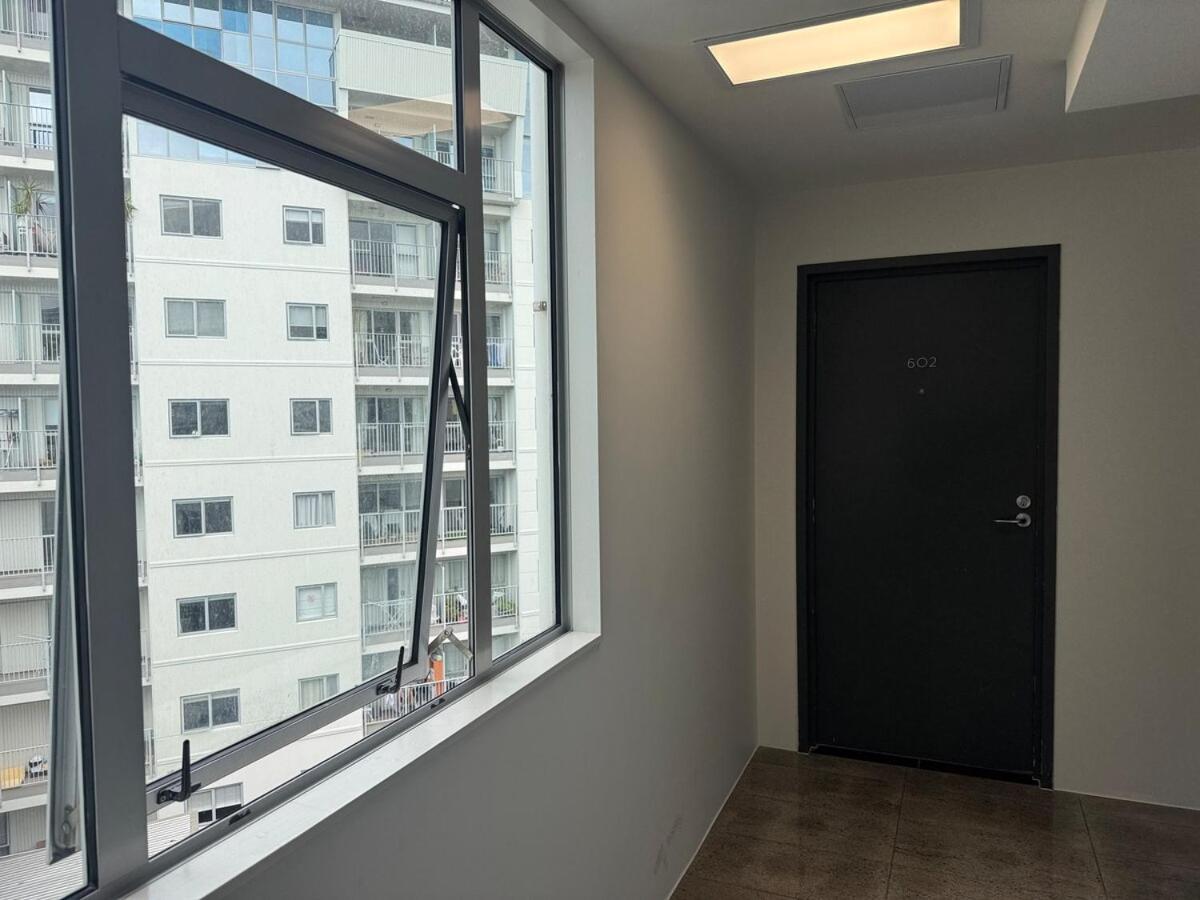 Penthouse Delight 3 Bd 2 Bth Free Carpark, Pool & Tennis Court Auckland