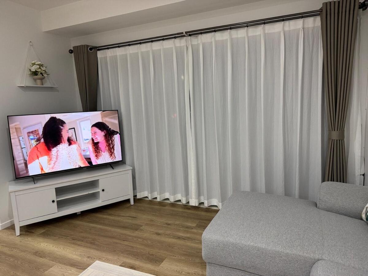 Penthouse Delight 3 Bd 2 Bth Free Carpark, Pool & Tennis Court *