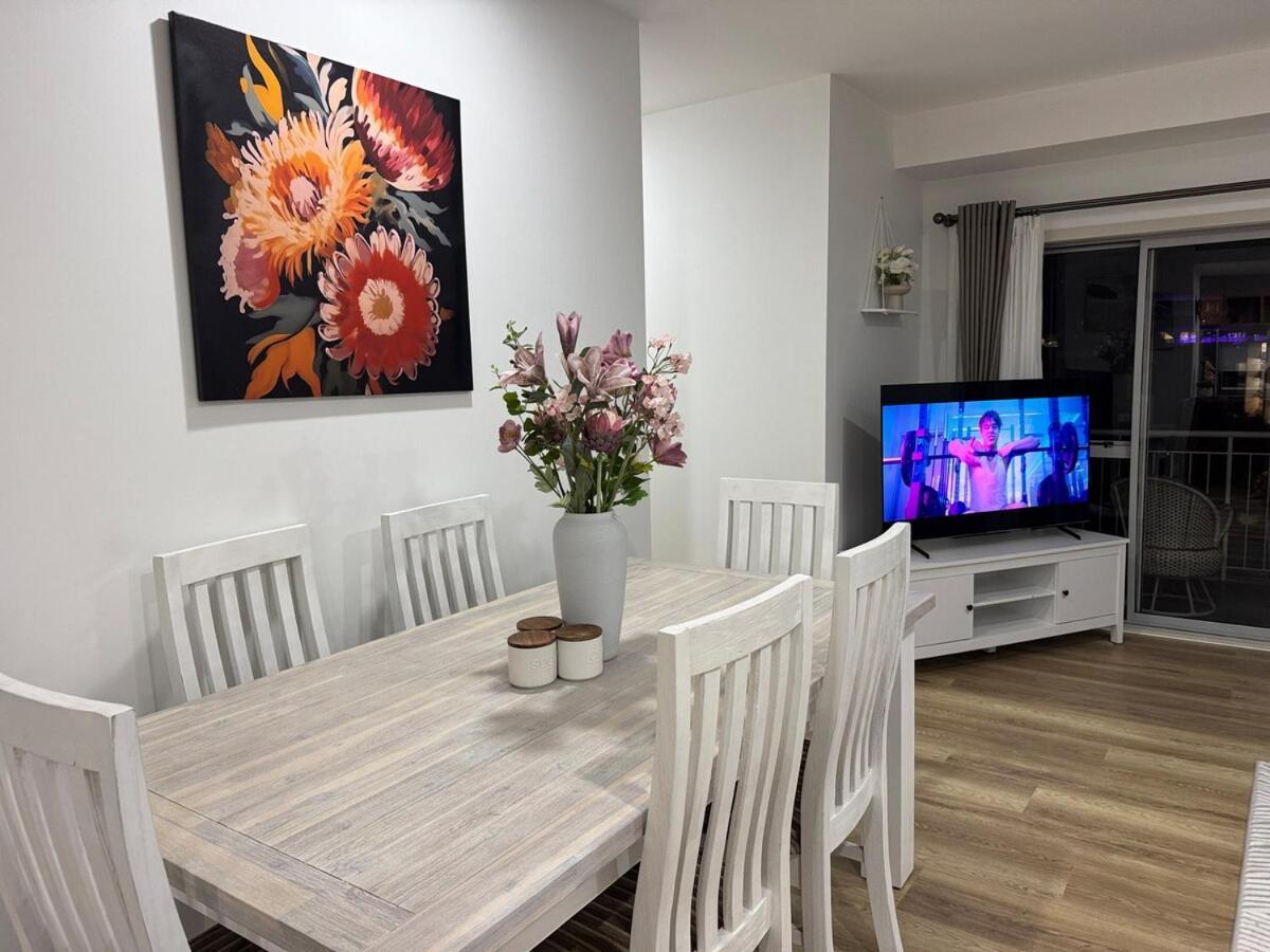 Apartment Penthouse Delight 3 Bd 2 Bth Free Carpark, Pool & Tennis Court